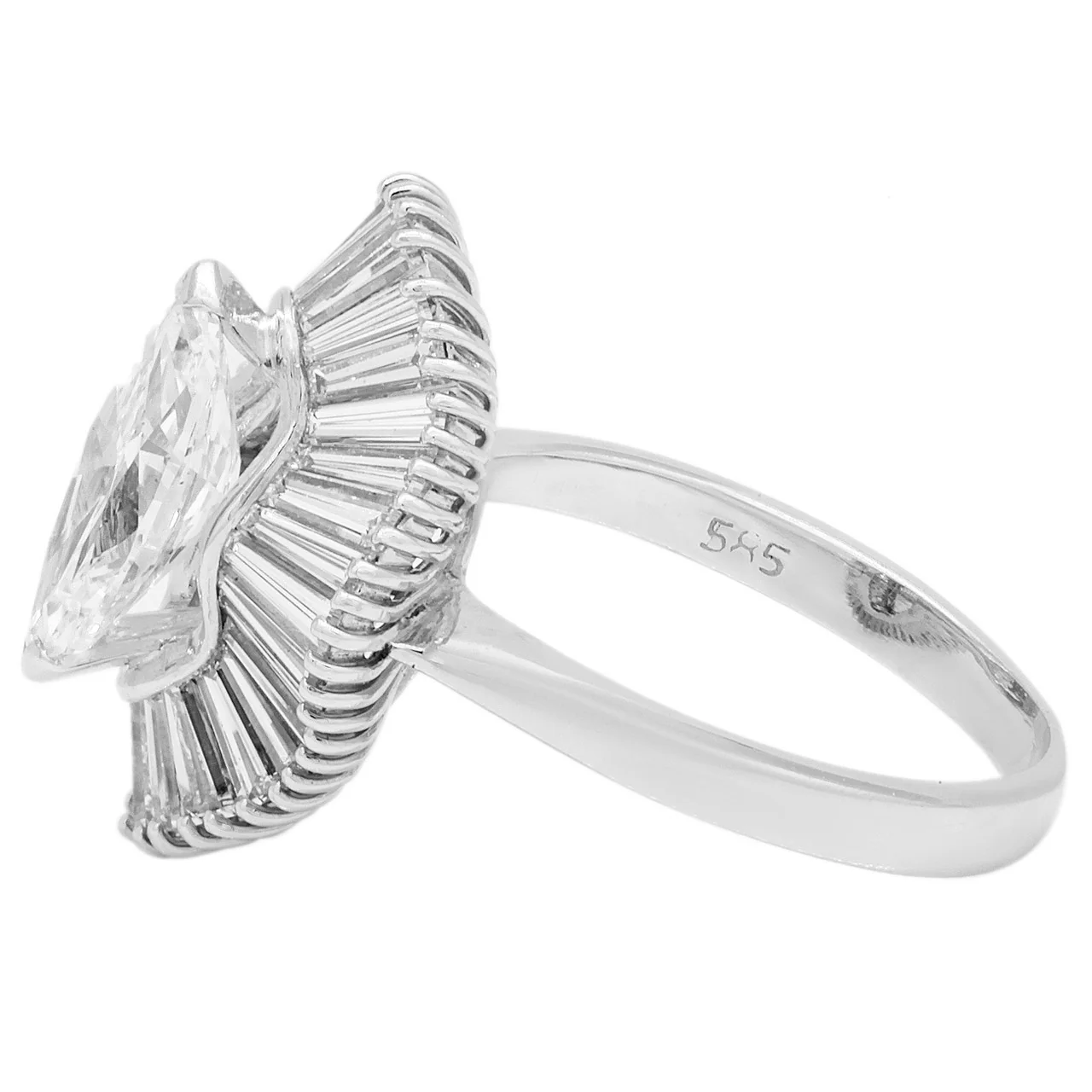 14K White Gold 1.38 Carat Marquis Diamond Ring - Image 2