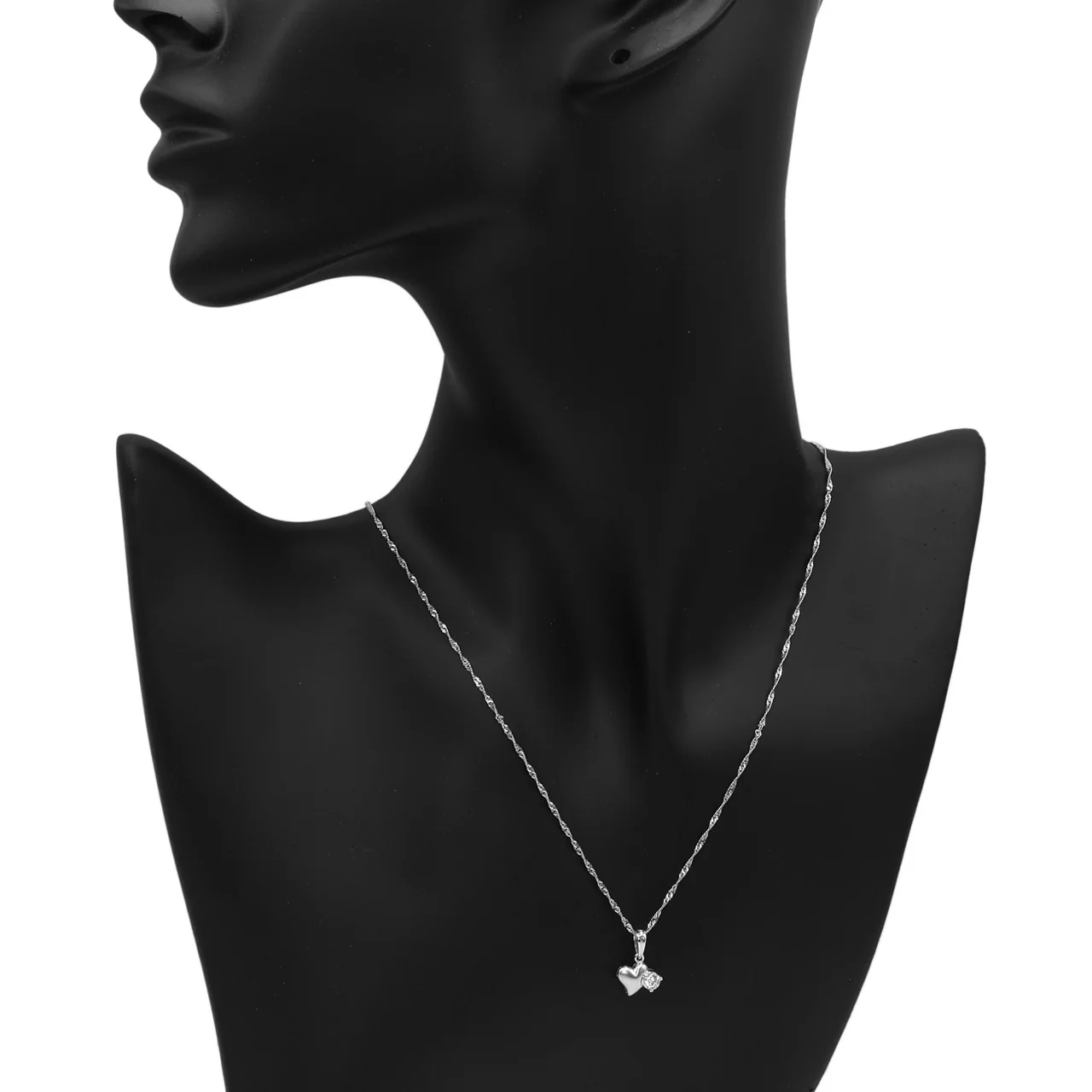 18K White Gold 0.16 Carat Diamond Heart Pendant - Image 3