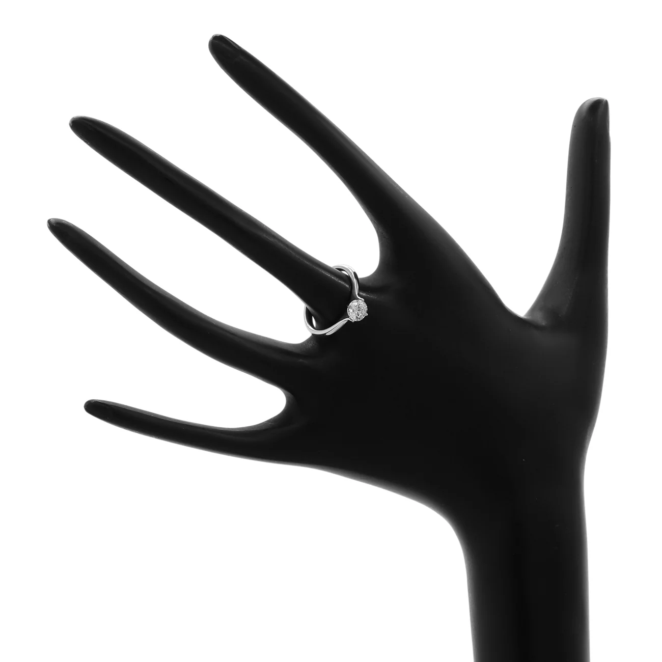 18K White Gold 0.62 Carat Solitaire Diamond Ring - Image 4