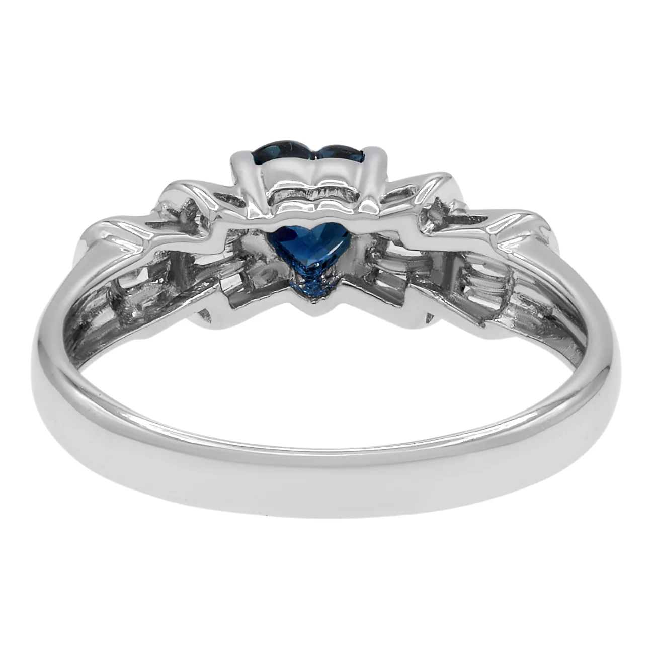18K White Gold 0.68 Carat Heart Sapphire Ring - Image 2