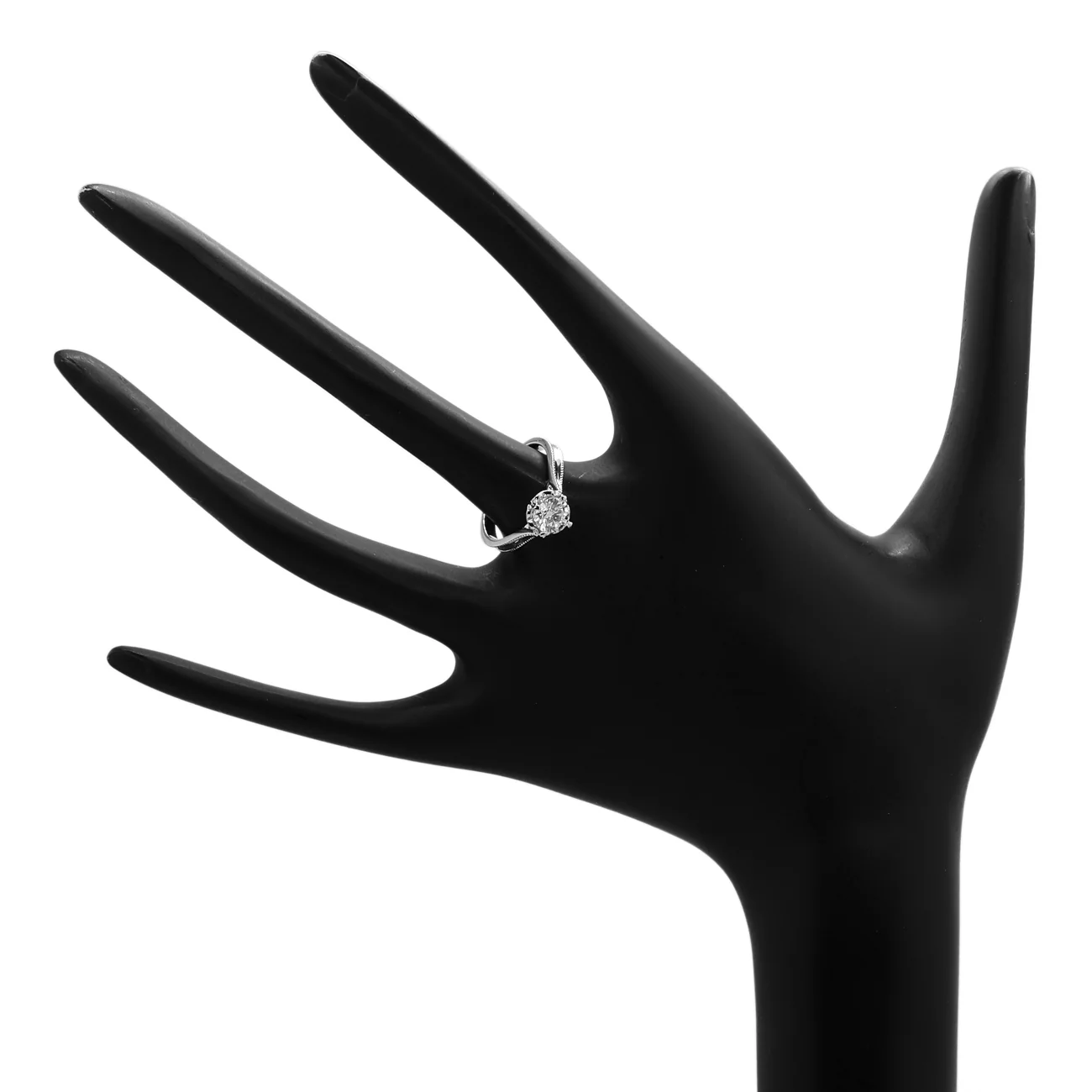 18K White Gold 0.70 Carat Diamond Solitaire Ring - Image 4