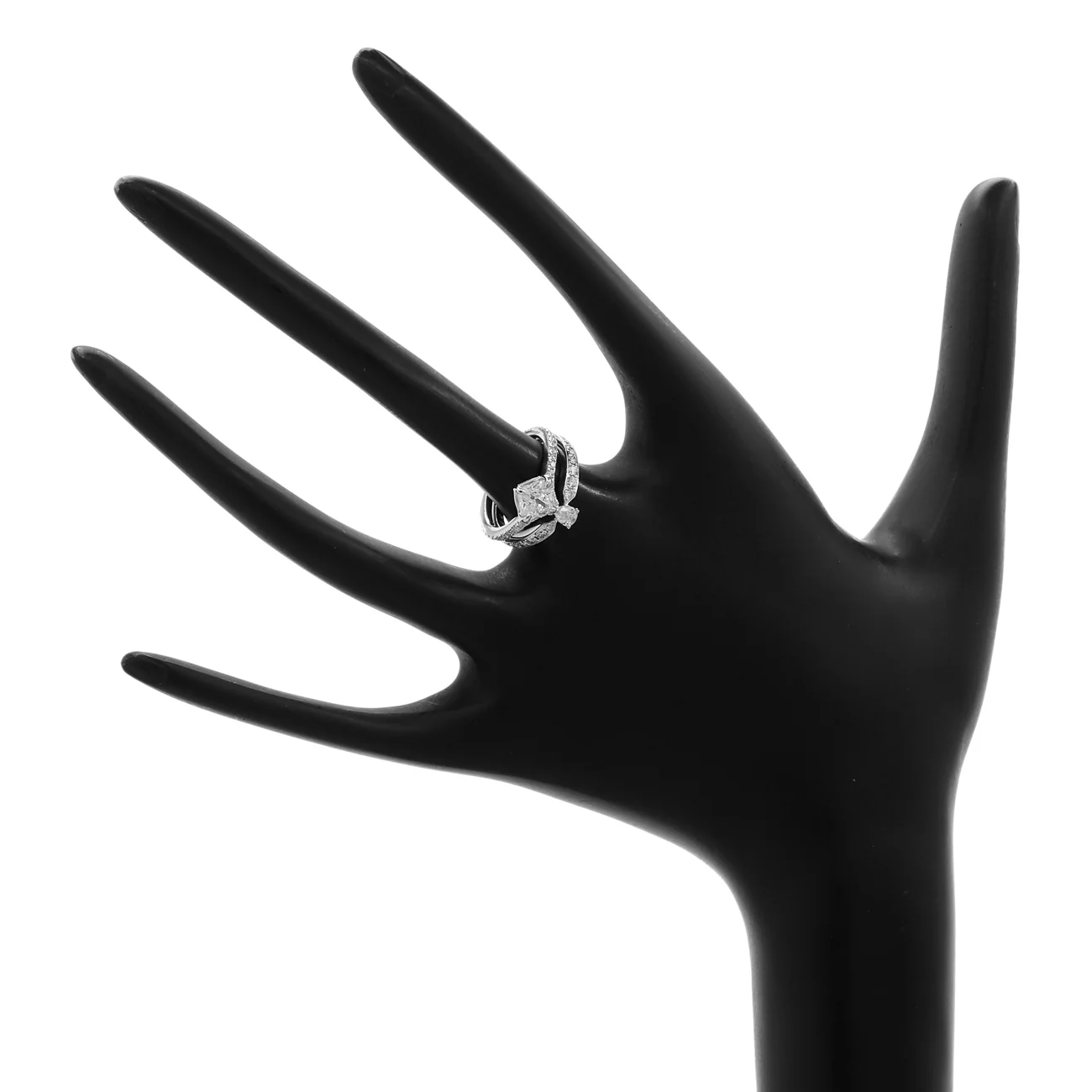 18K White Gold 1.01 Carat Cushion Diamond Ring - Image 3