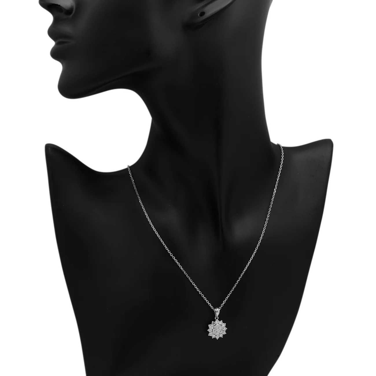 18K White Gold 1.02 Carat Cluster Diamond Pendant - Image 3
