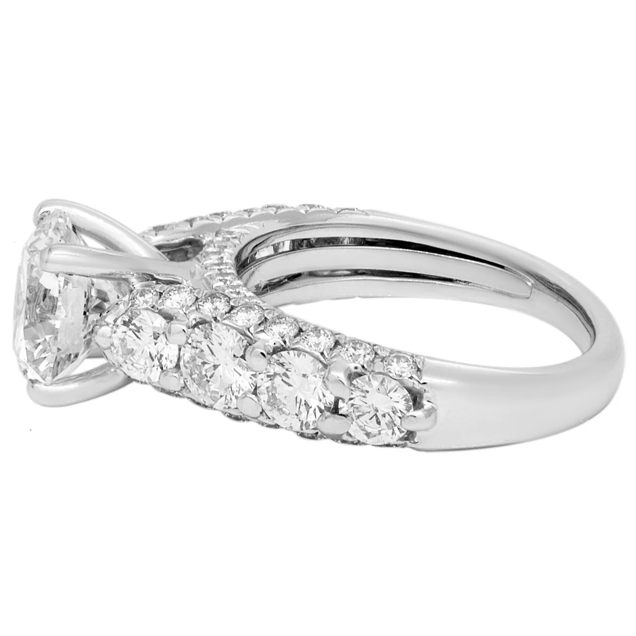 18K White Gold 1.56 Carat Diamond Ring - Image 2