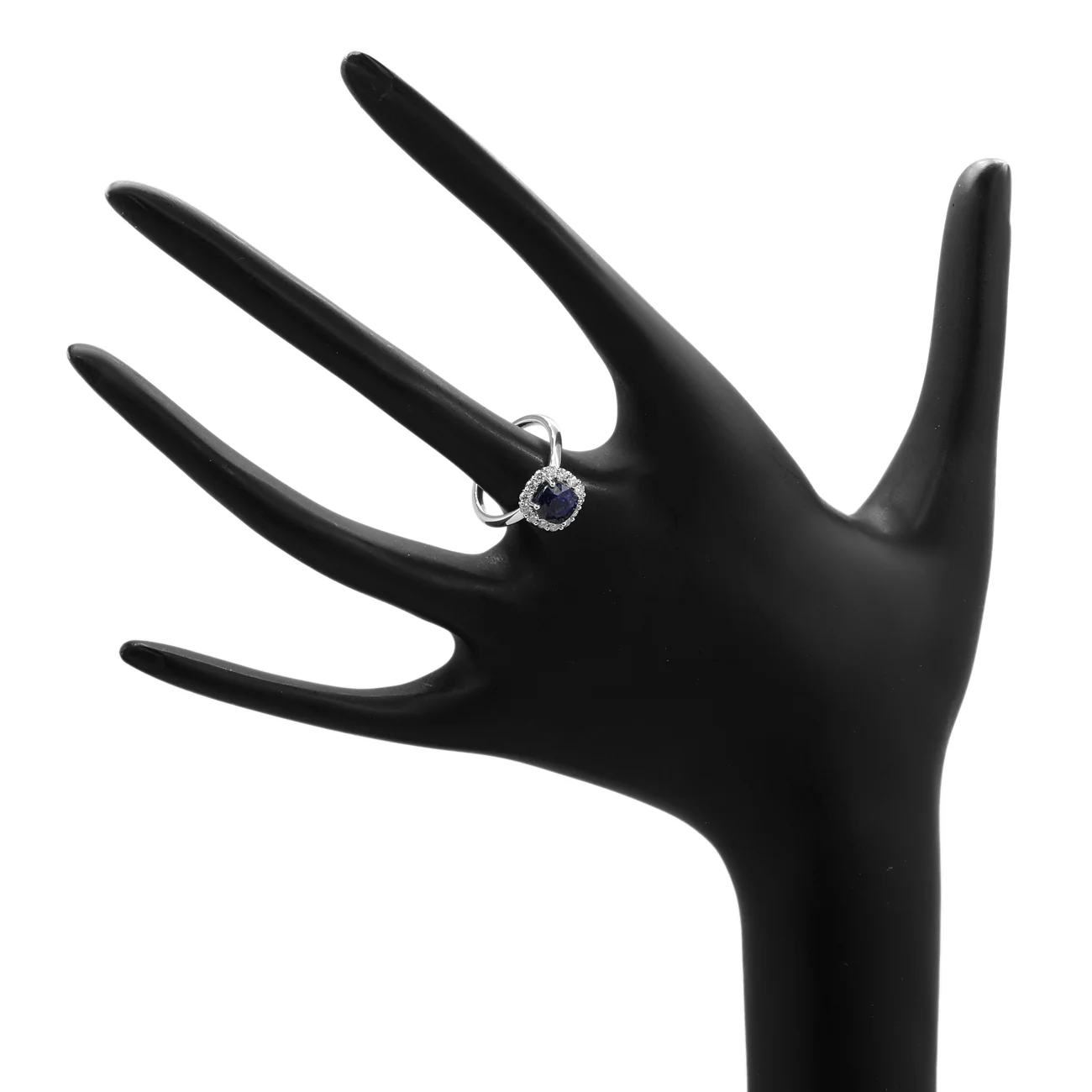 18K White Gold 1.95 Carat Sapphire Ring - Image 4