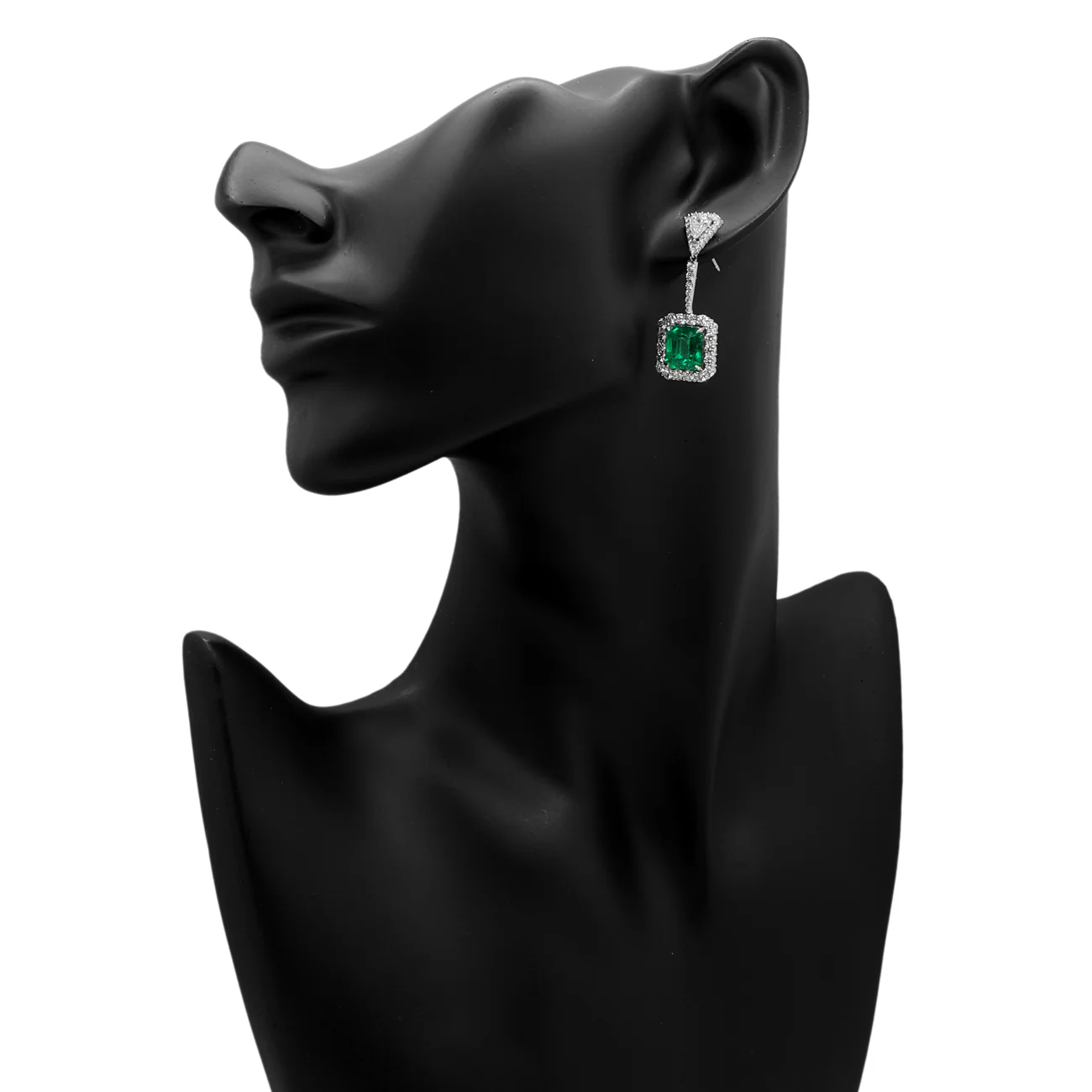18K White Gold 7.33 Carat Emerald Diamond Earrings - Image 3