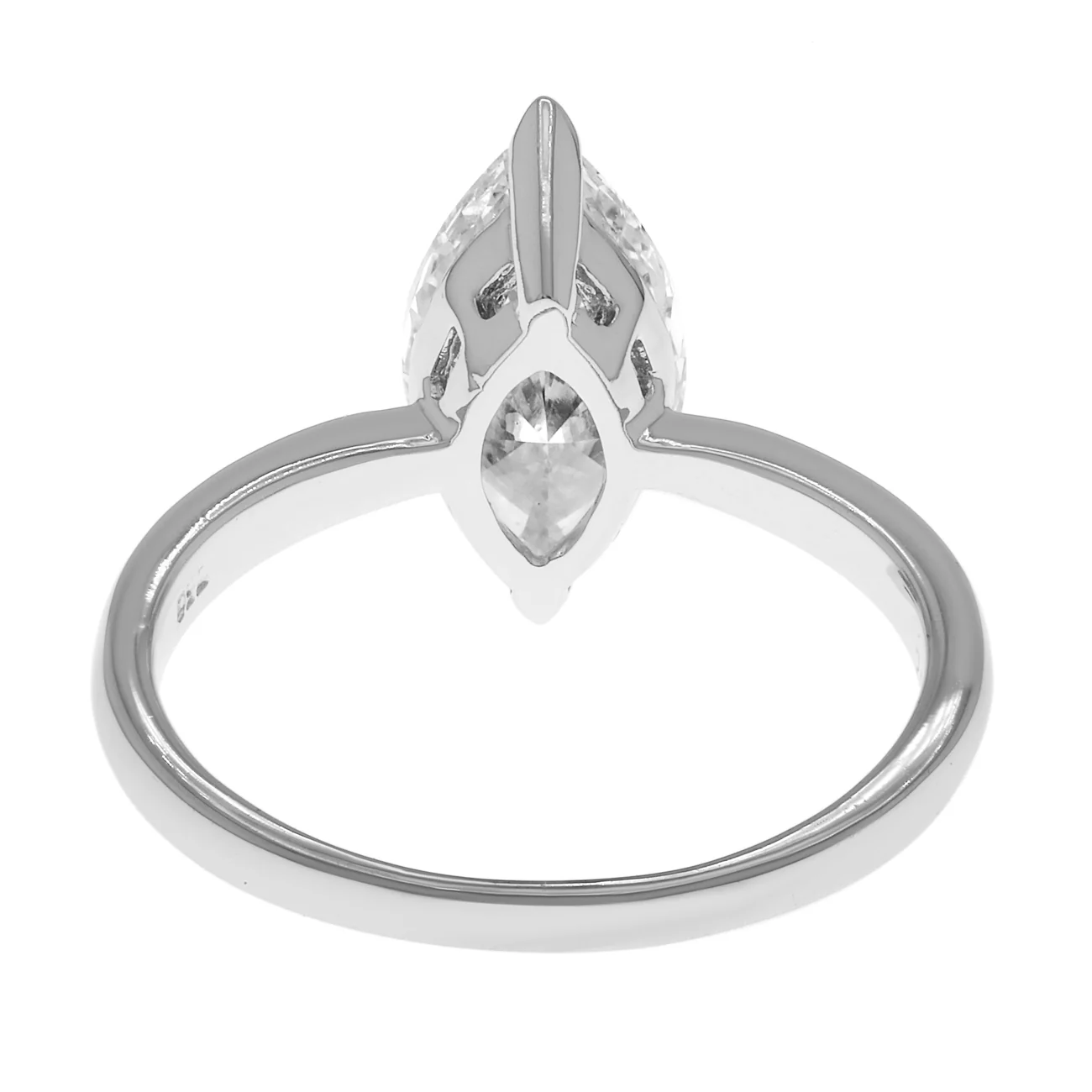 18K White Gold 2.02 Carat Marquise Diamond Ring - Image 3
