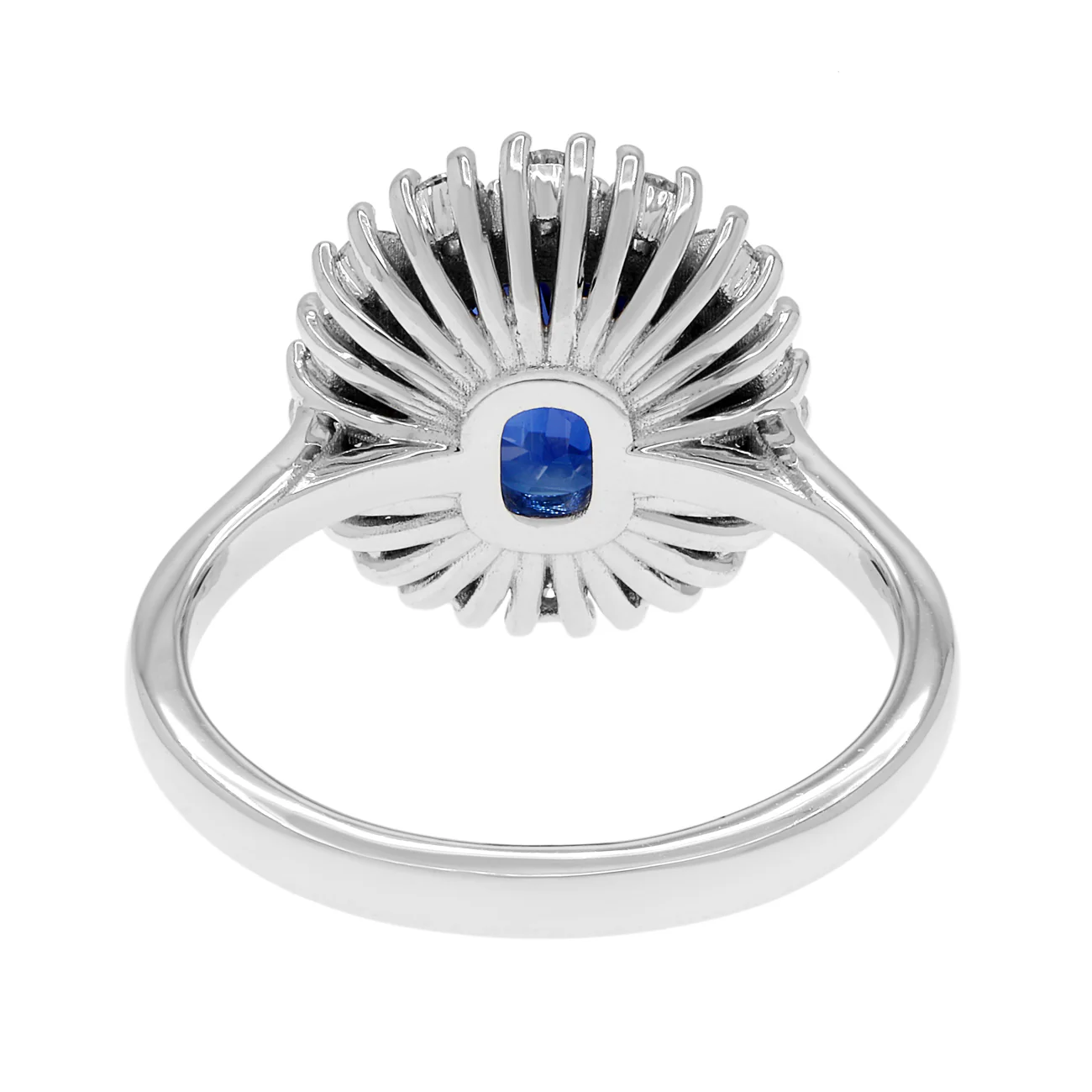 18K White Gold 2.97 Carat Sapphire Ring - Image 2