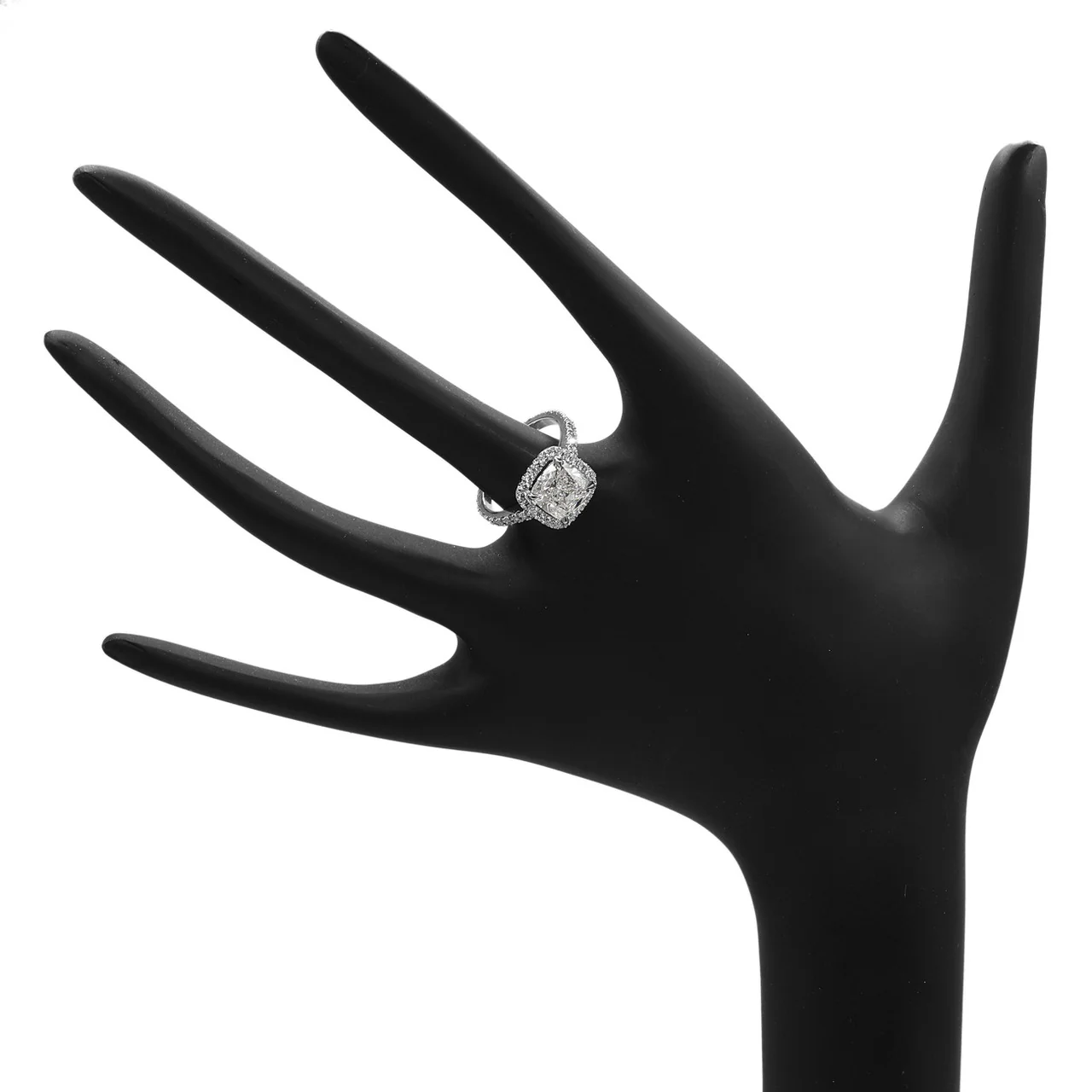 18K White Gold 3.04 Carat Cushion Cut Diamond Ring - Image 4