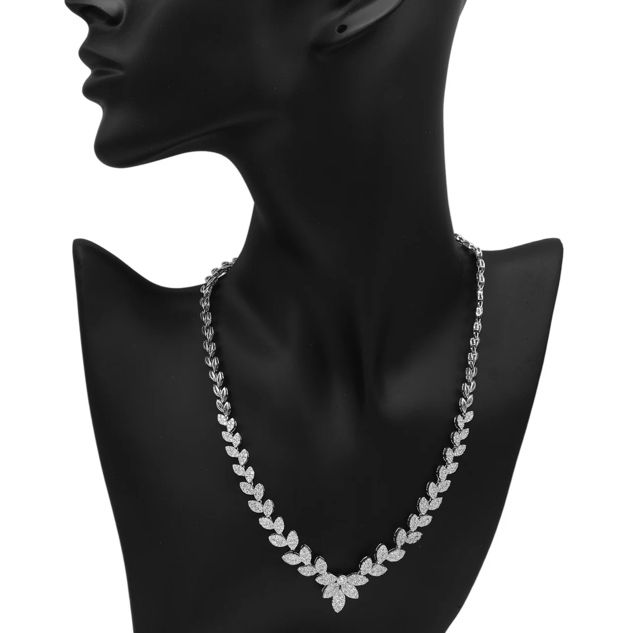 18K White Gold 6.05 Carat Diamond Leaf Necklace - Image 3