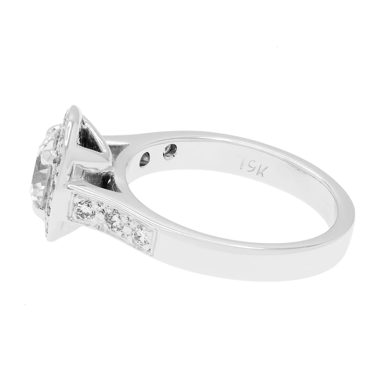 19K White Gold 0.68 Carat Diamond Halo Ring - Image 2