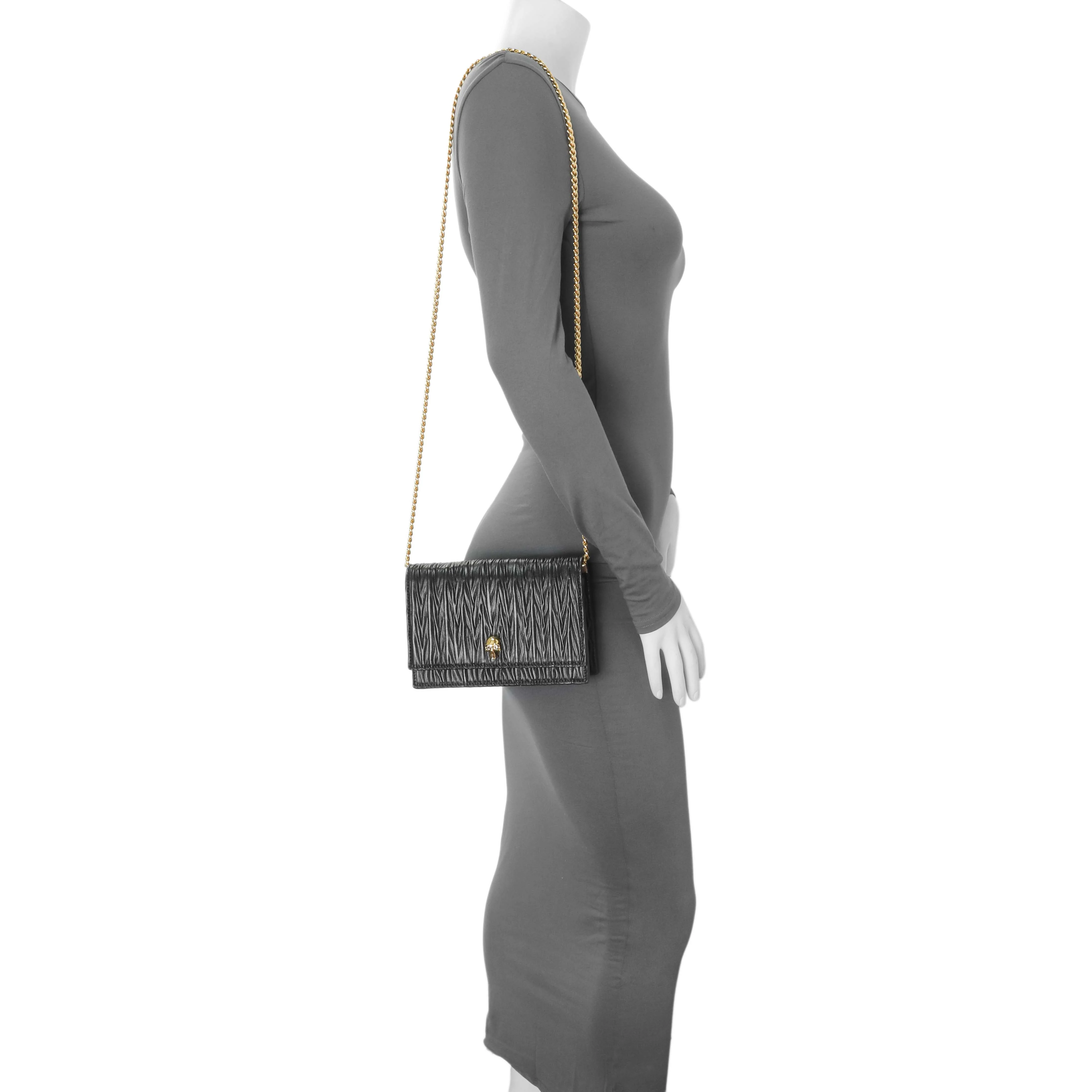 Alexander McQueen Black Pleated Skull Mini Crossbody Bag - Image 6