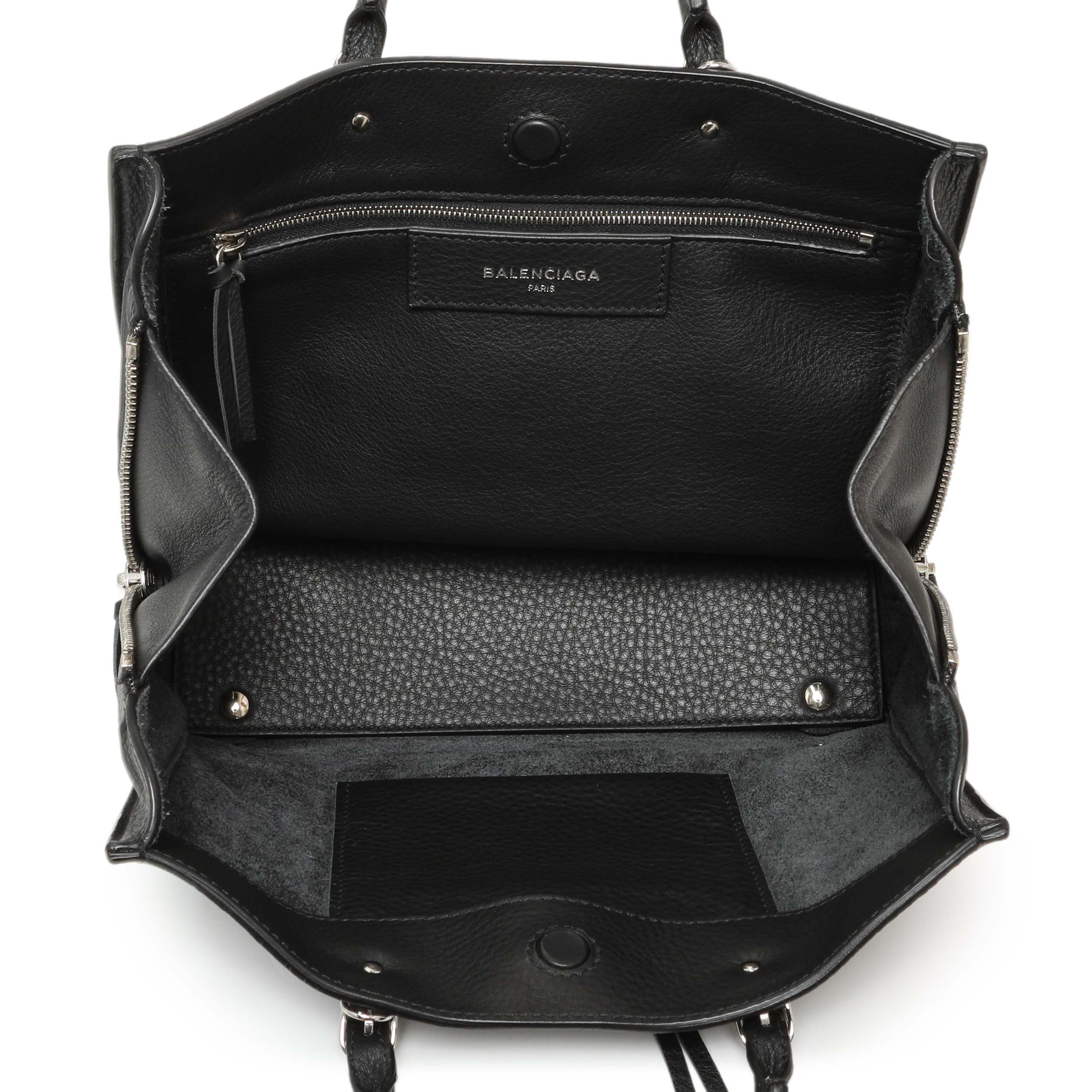 Balenciaga Black Veau Papier A6 Zip Around Black Tote - Image 4
