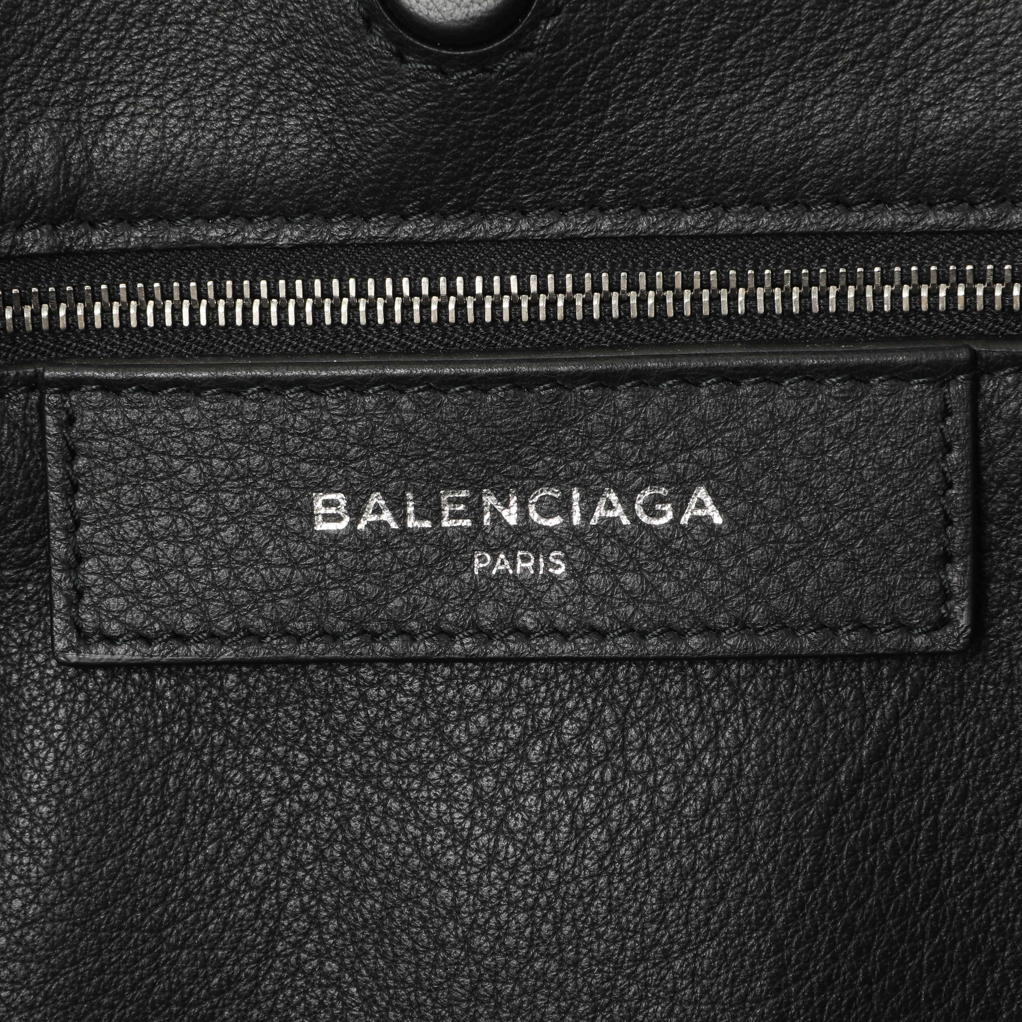 Balenciaga Black Veau Papier A6 Zip Around Black Tote - Image 5