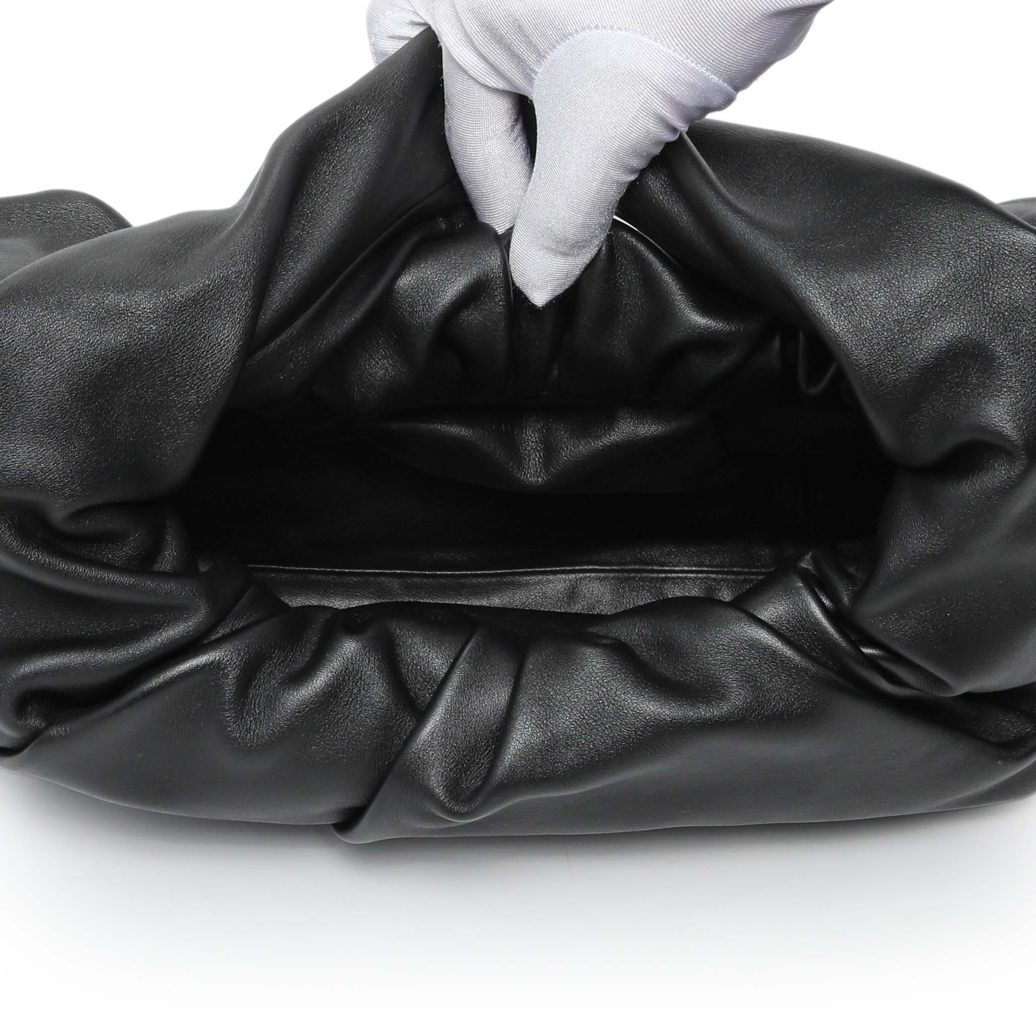 Bottega Veneta Black Smooth Butter Calfskin Small The Shoulder Pouch - Image 4
