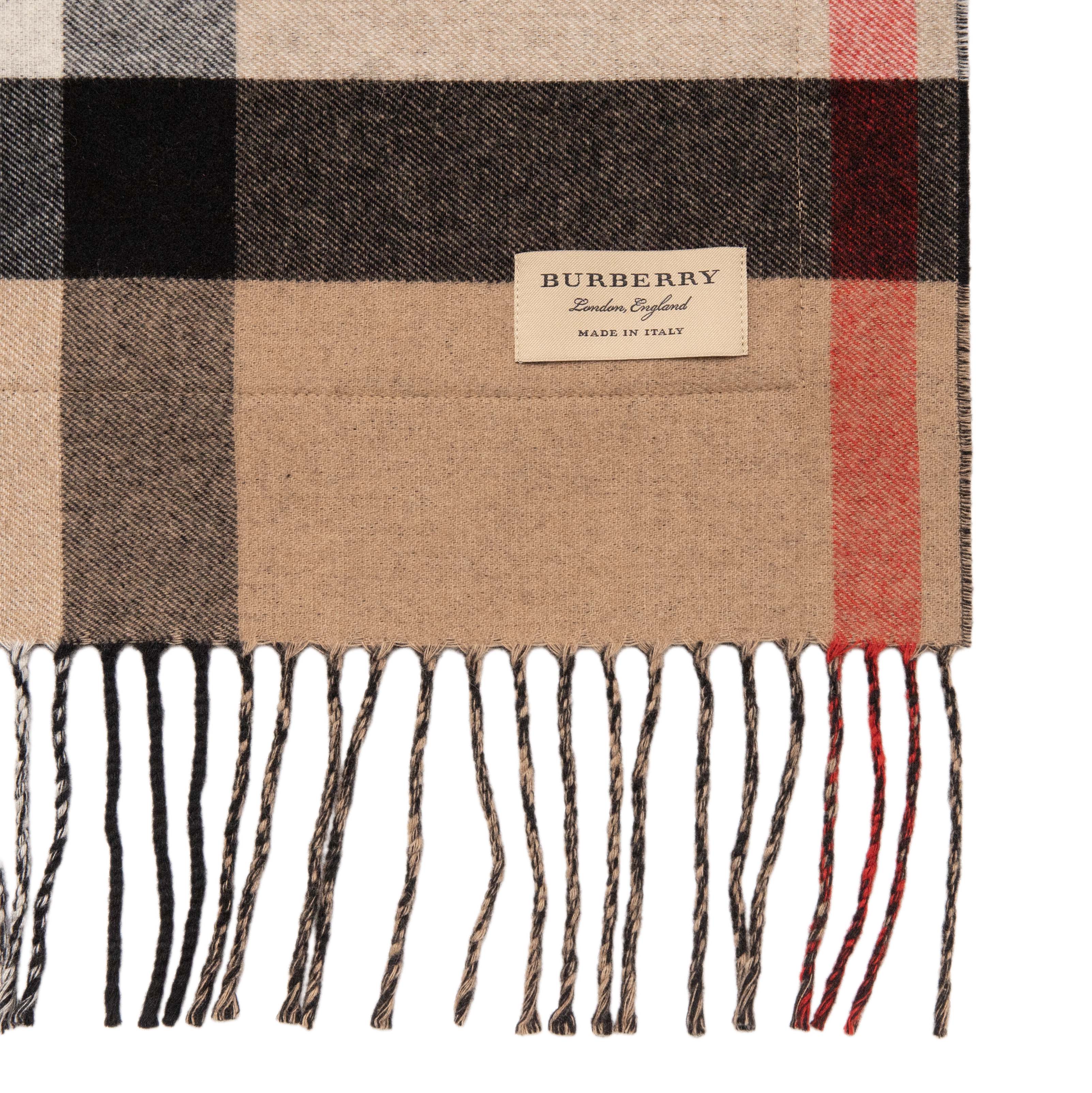 Burberry Cashmere Wool Helene Pocket Stole - Image 3