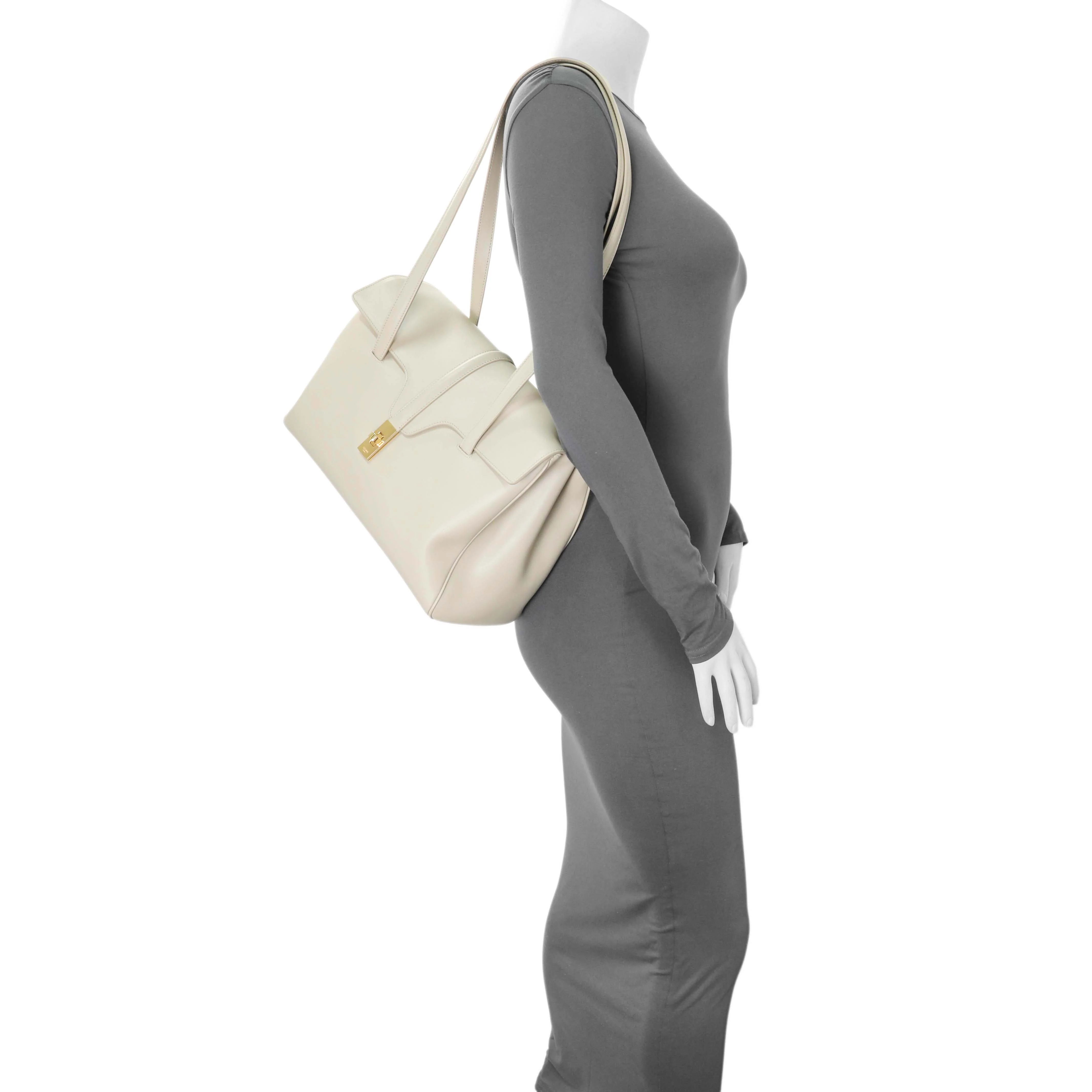 Celine Calfskin Medium Soft 16 Bag - Image 7