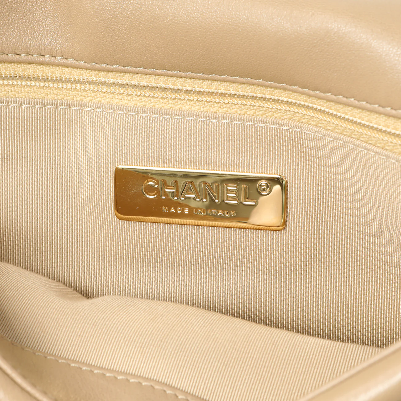 Chanel Beige Quilted Lambskin Medium Chanel 19 Flap - Image 10
