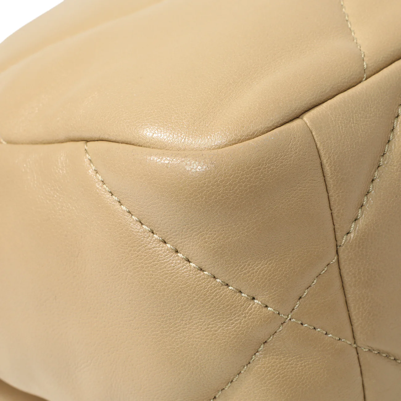 Chanel Beige Quilted Lambskin Medium Chanel 19 Flap - Image 7