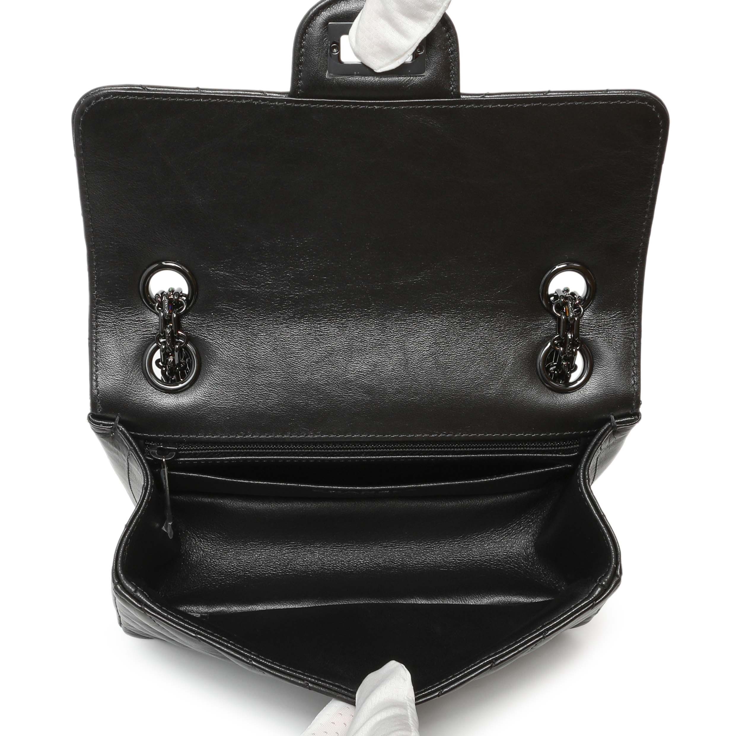 Chanel Black Aged Calfskin Chevron 2.55 Reissue Flap 224 - Image 4
