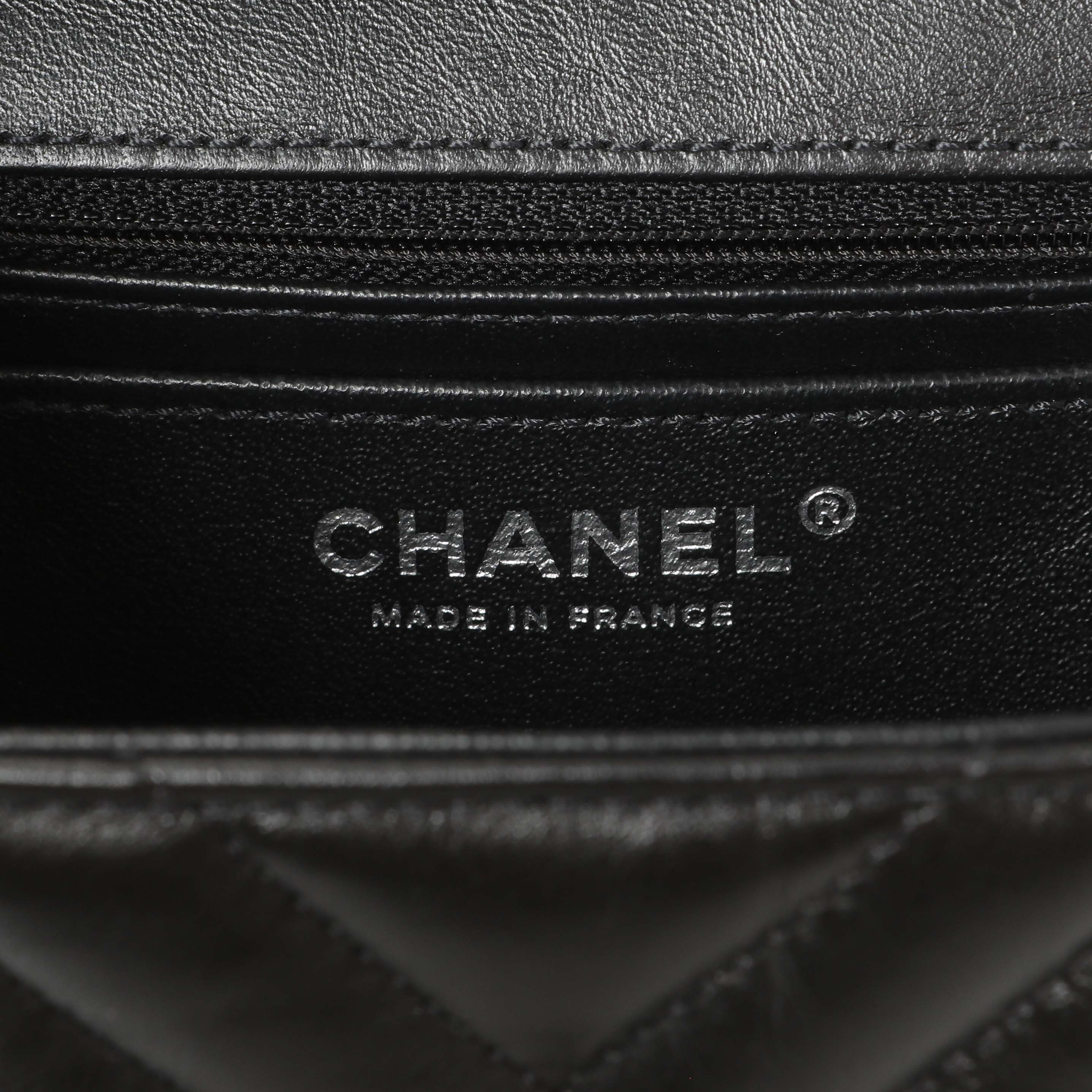 Chanel Black Aged Calfskin Chevron 2.55 Reissue Flap 224 - Image 5