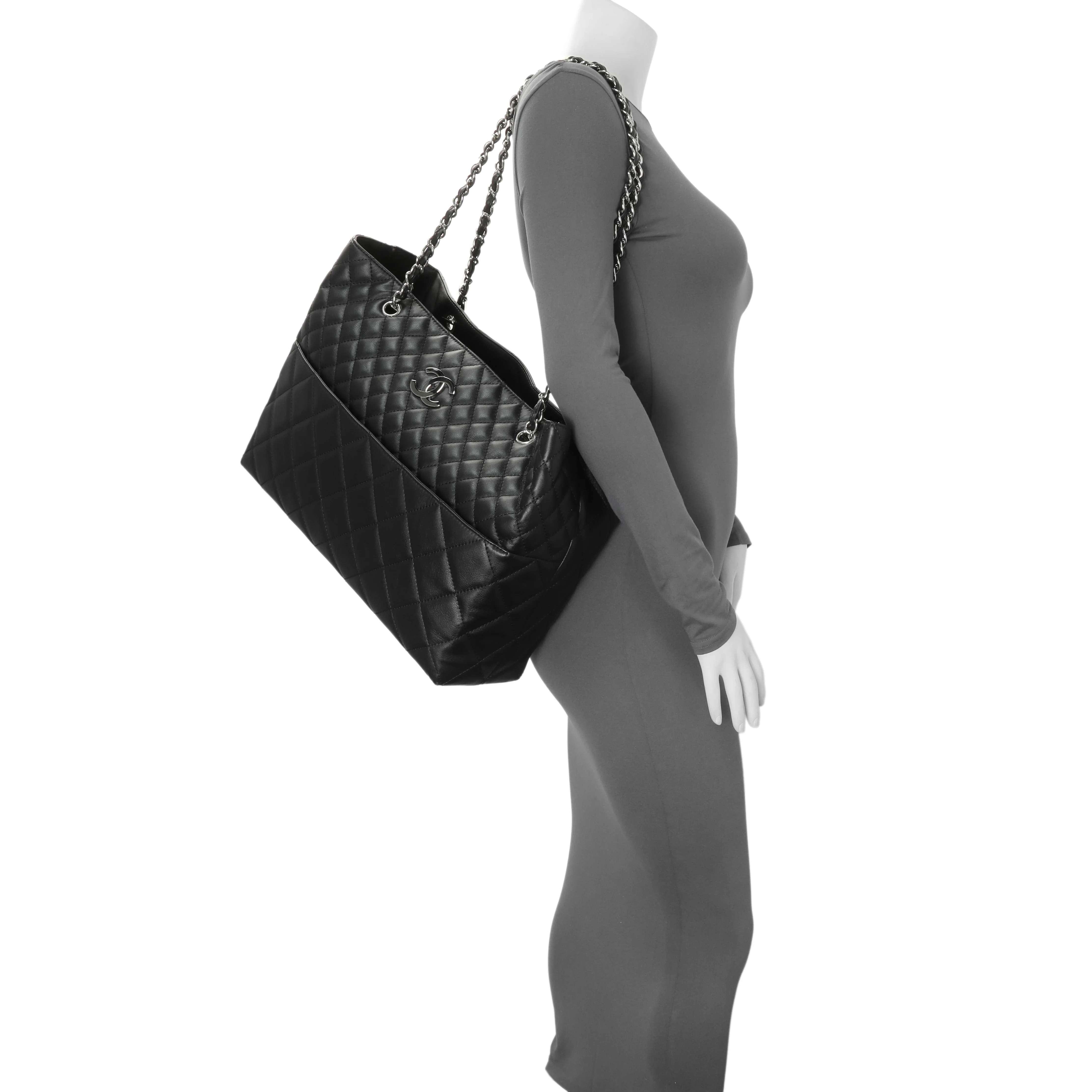 Chanel Black Calfskin Quilted Large In the Business Tote - Image 11