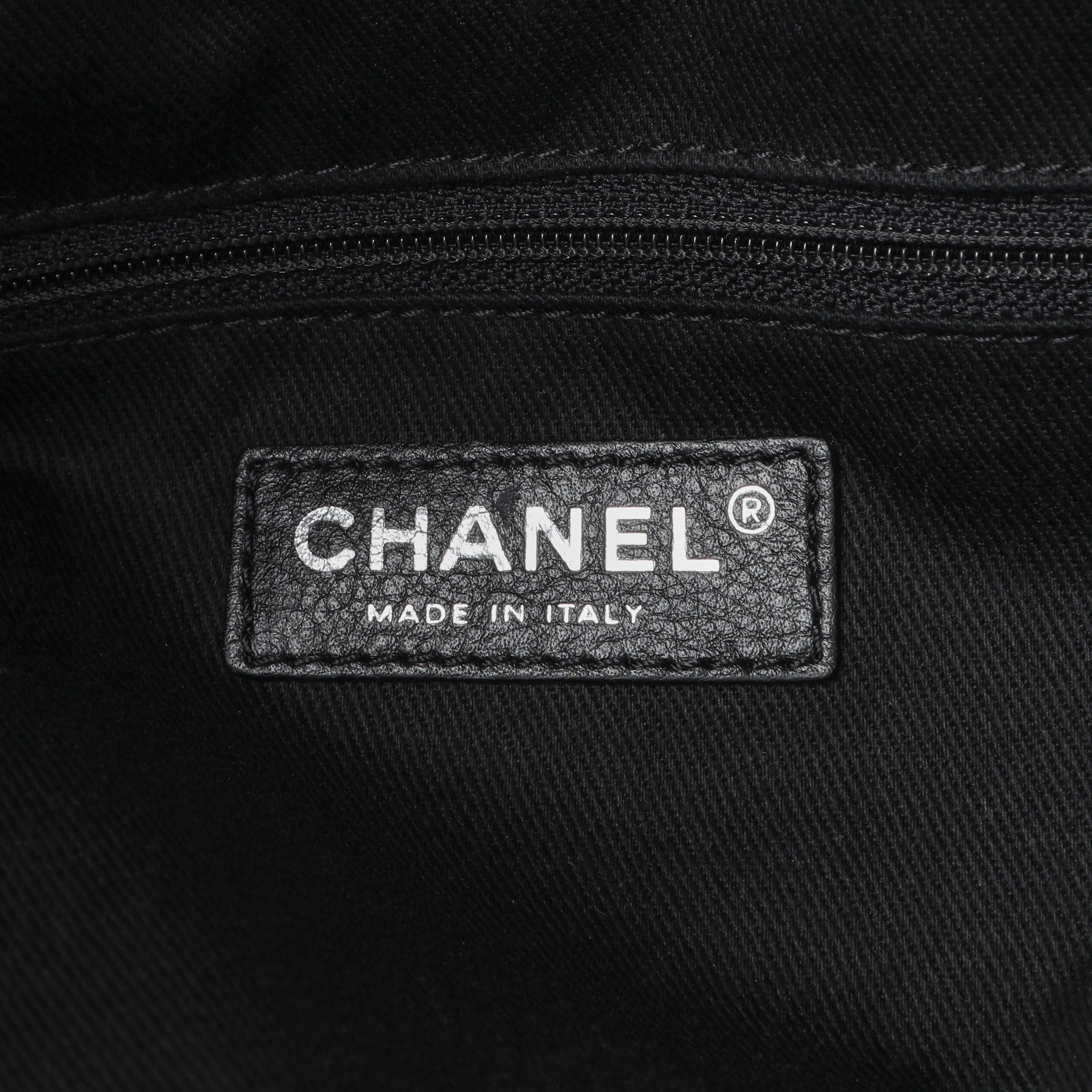 Chanel Black Calfskin Quilted Large In the Business Tote - Image 9