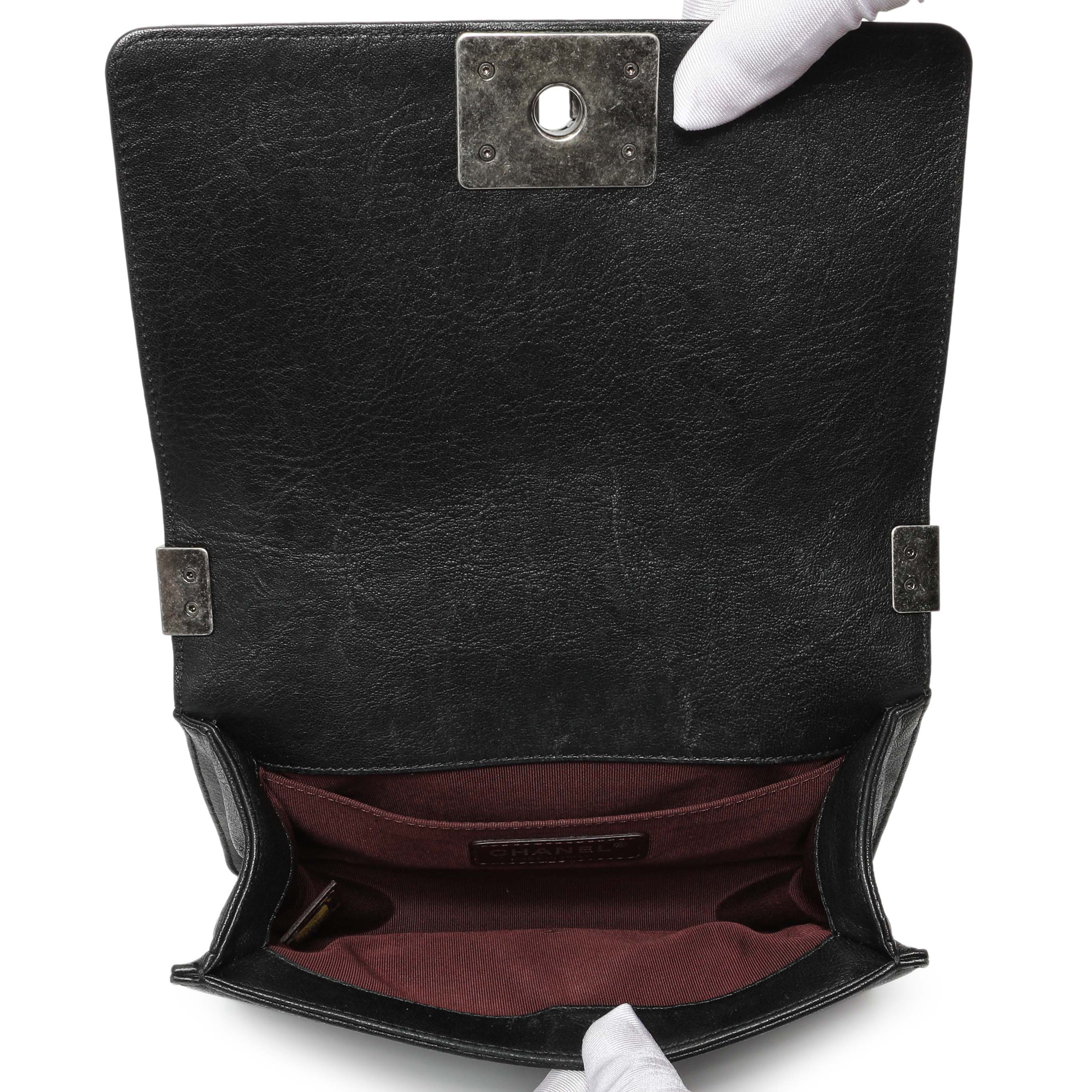 Chanel Black Crumpled Lambskin Small Studded Boy Bag - Image 9