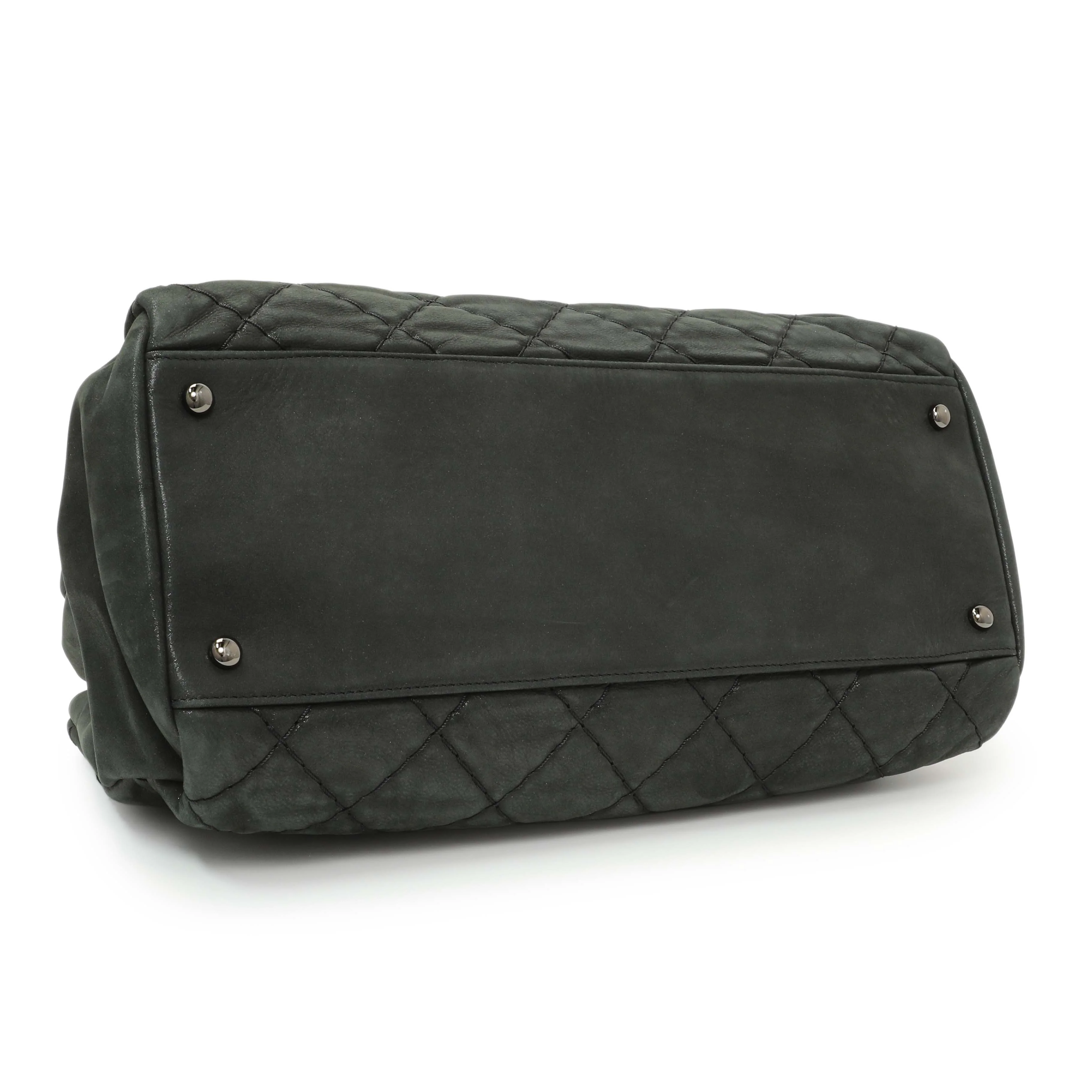 Chanel Black Iridescent Calfskin Quilted Large Just Mademoiselle Bowling Bag - Image 3