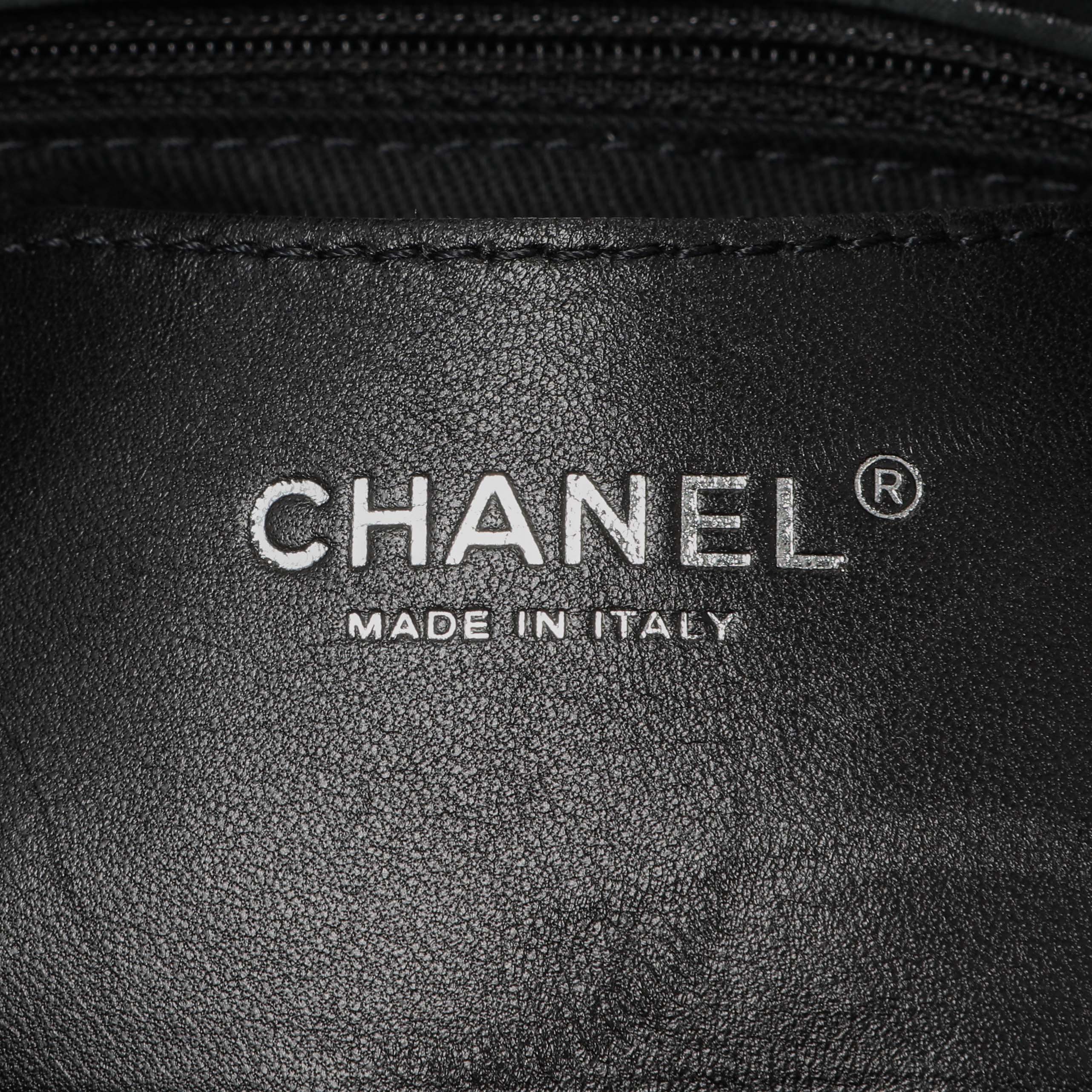Chanel Black Iridescent Calfskin Quilted Large Just Mademoiselle Bowling Bag - Image 9