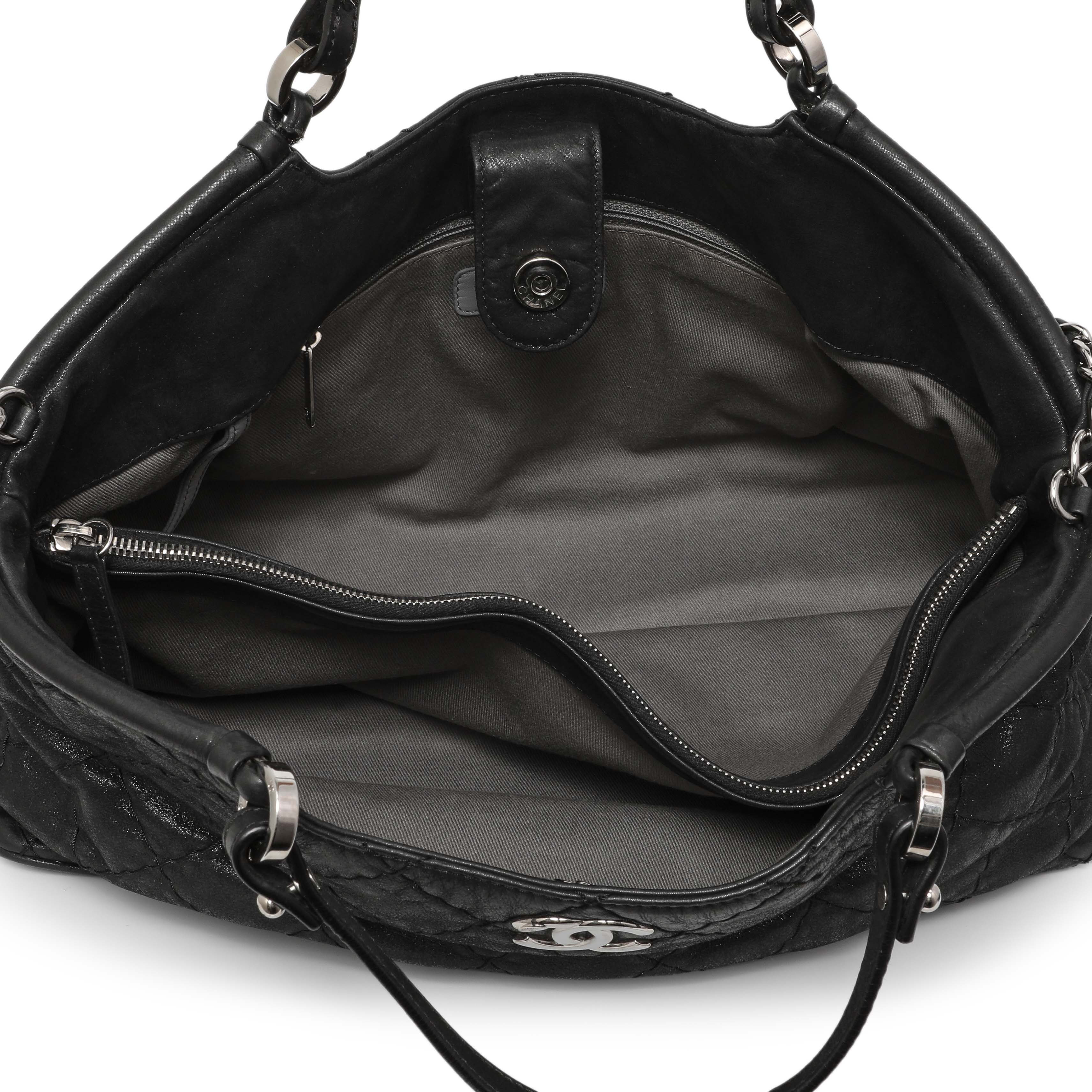 Chanel Black Iridescent Quilted Calfskin Sea Hit Tote - Image 8