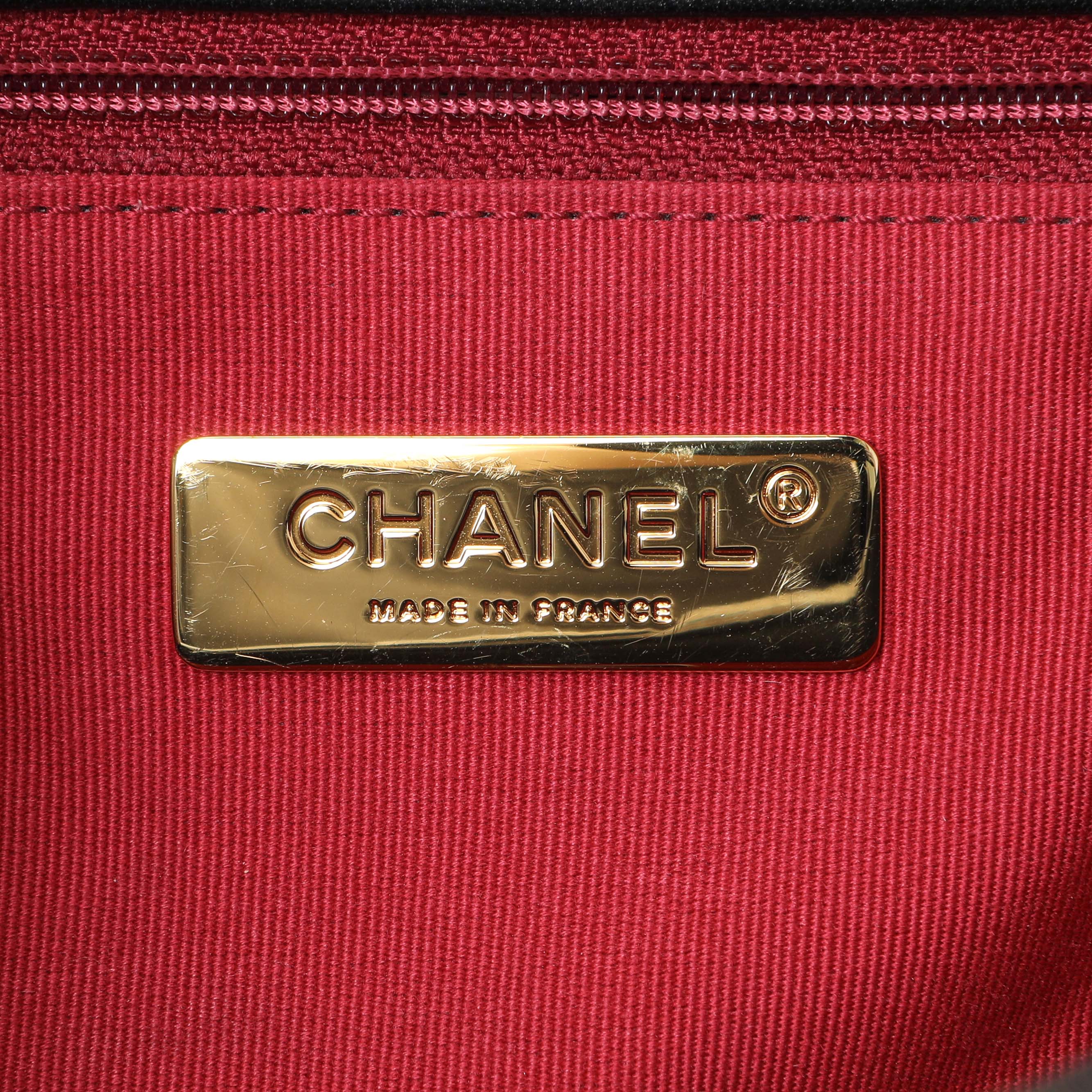 Chanel Black Lambskin Quilted Medium Chanel 19 Flap - Image 5