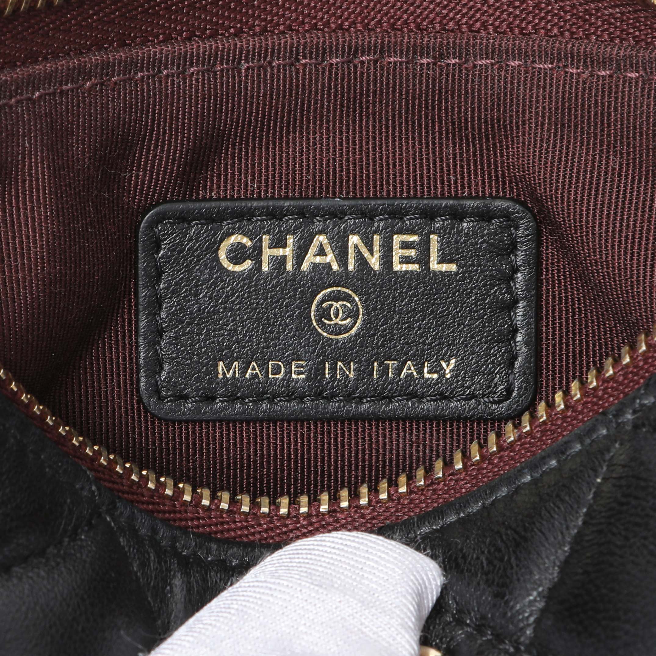 Chanel Black Lambskin Quilted Small Cosmetic Case - Image 5
