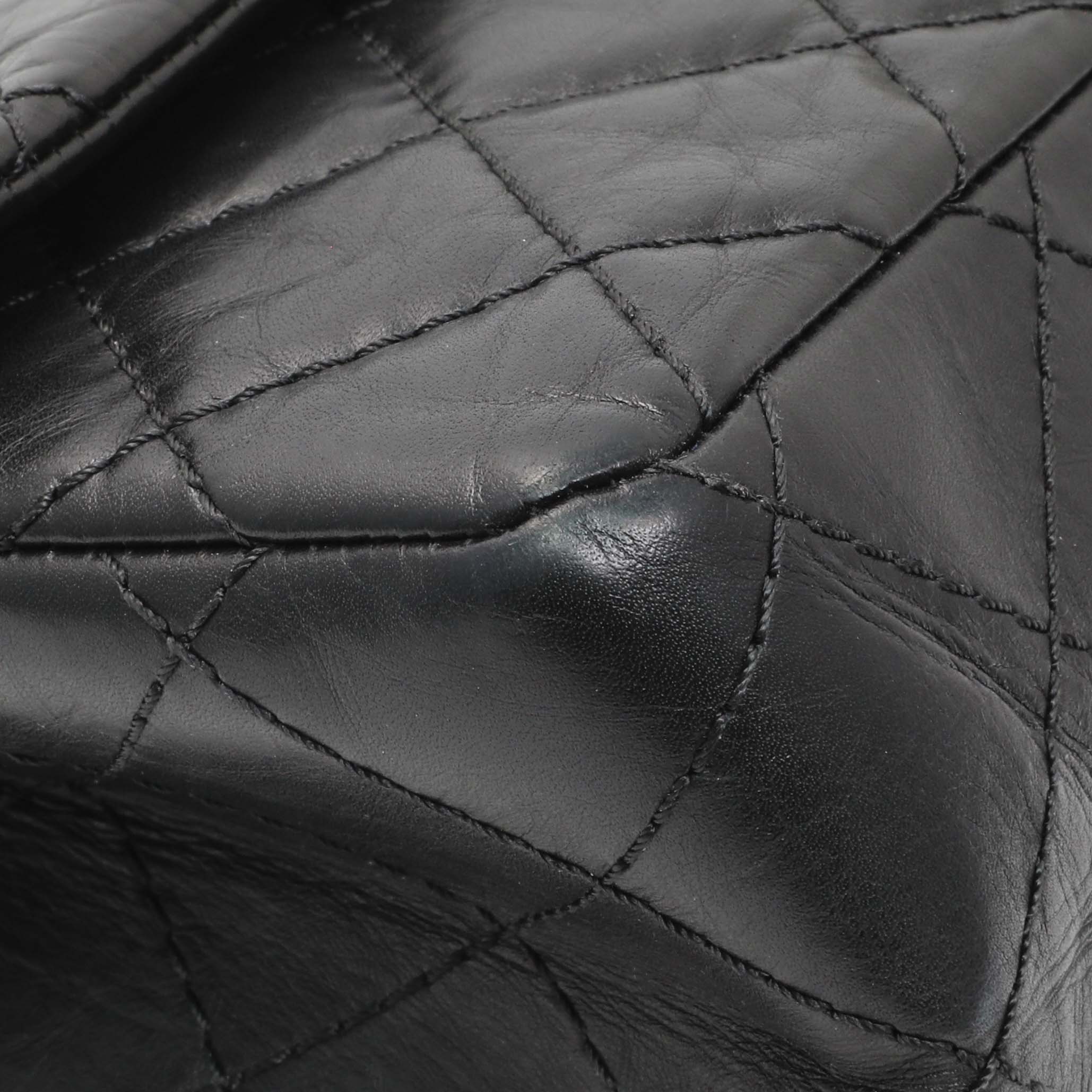Chanel Black Quilted Aged Calfskin 2.55 Reissue 226 Flap - Image 4