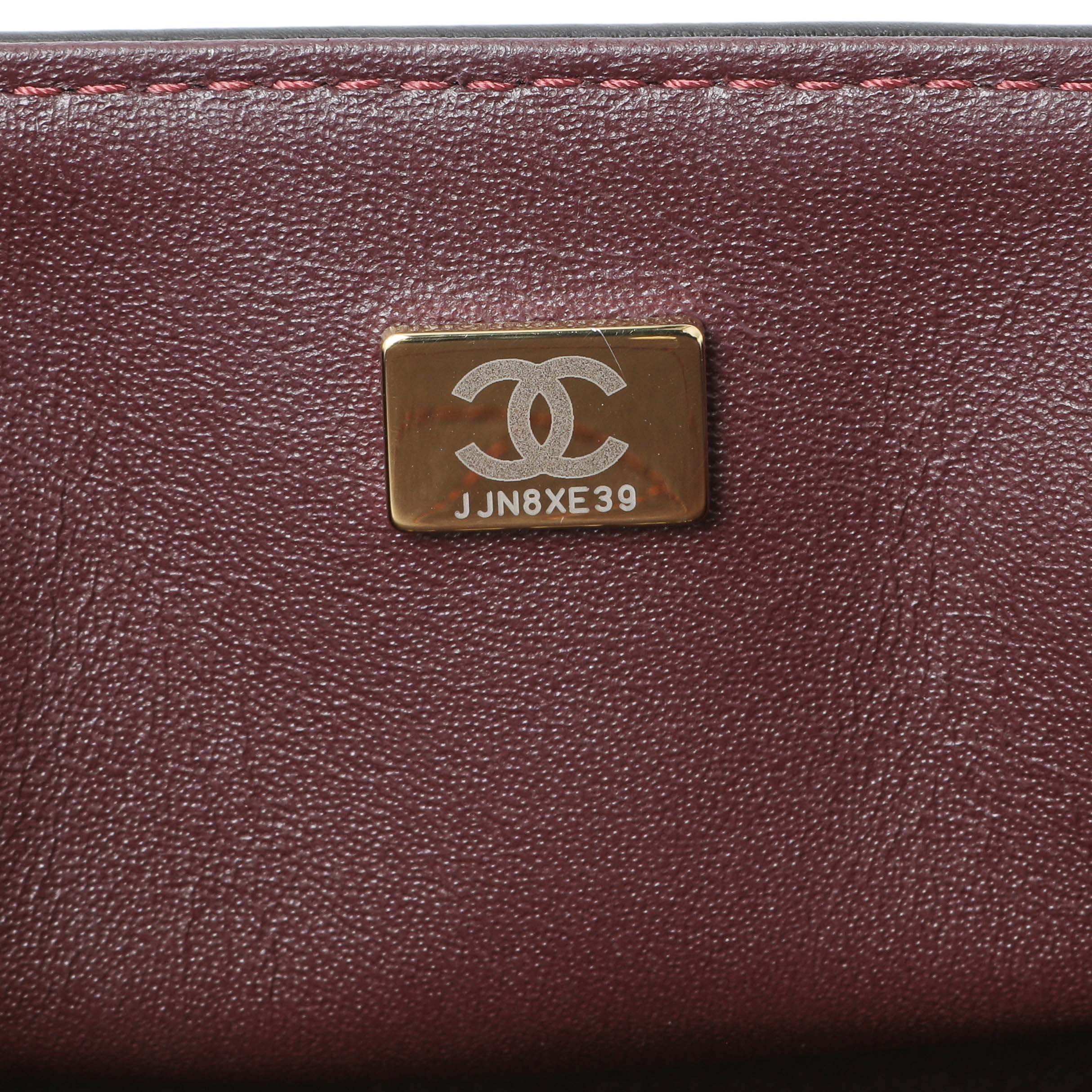 Chanel Black Quilted Aged Calfskin 2.55 Reissue Flap 225 - Image 6