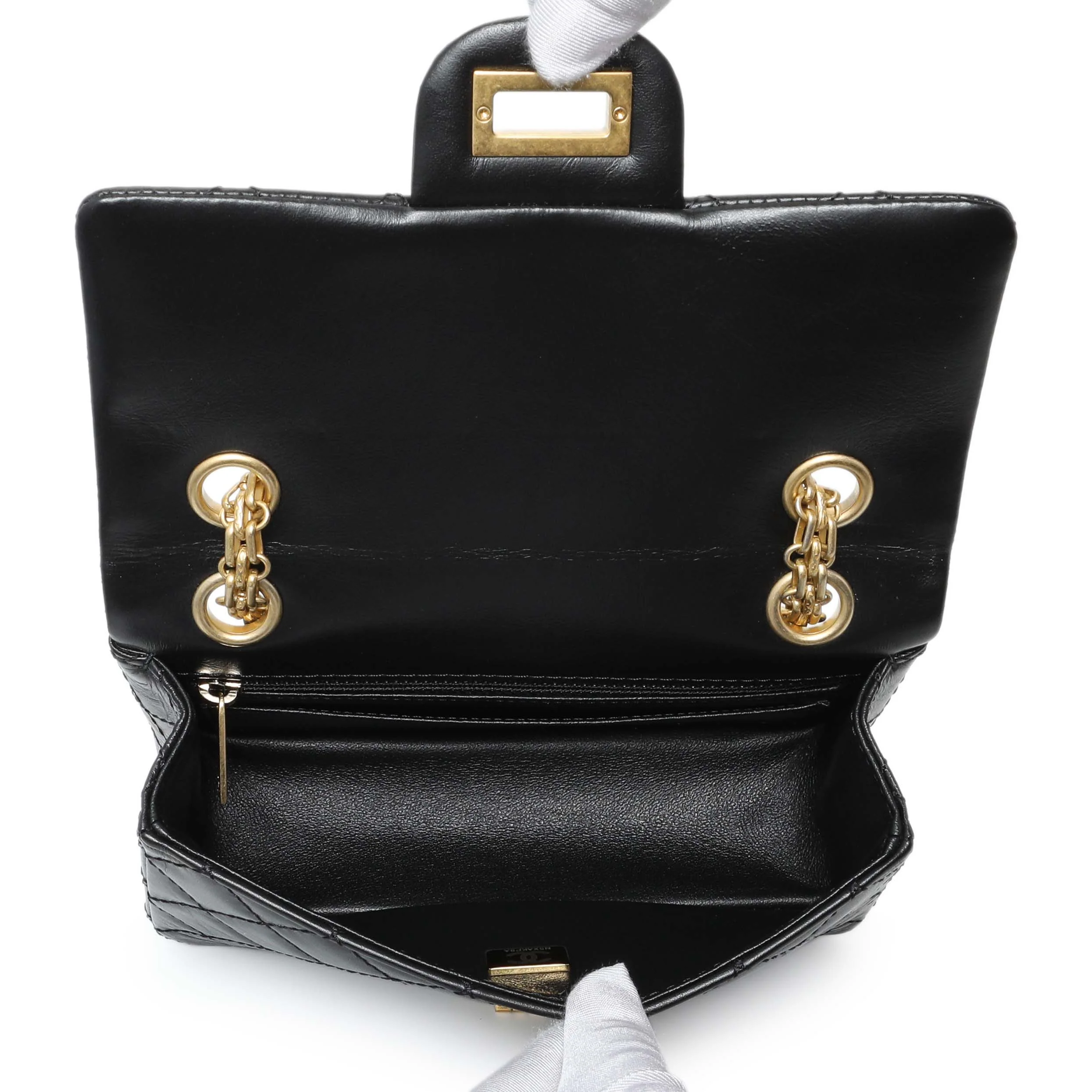Chanel Black Quilted Aged Calfskin 2.55 Reissue Flap 224 - Image 4