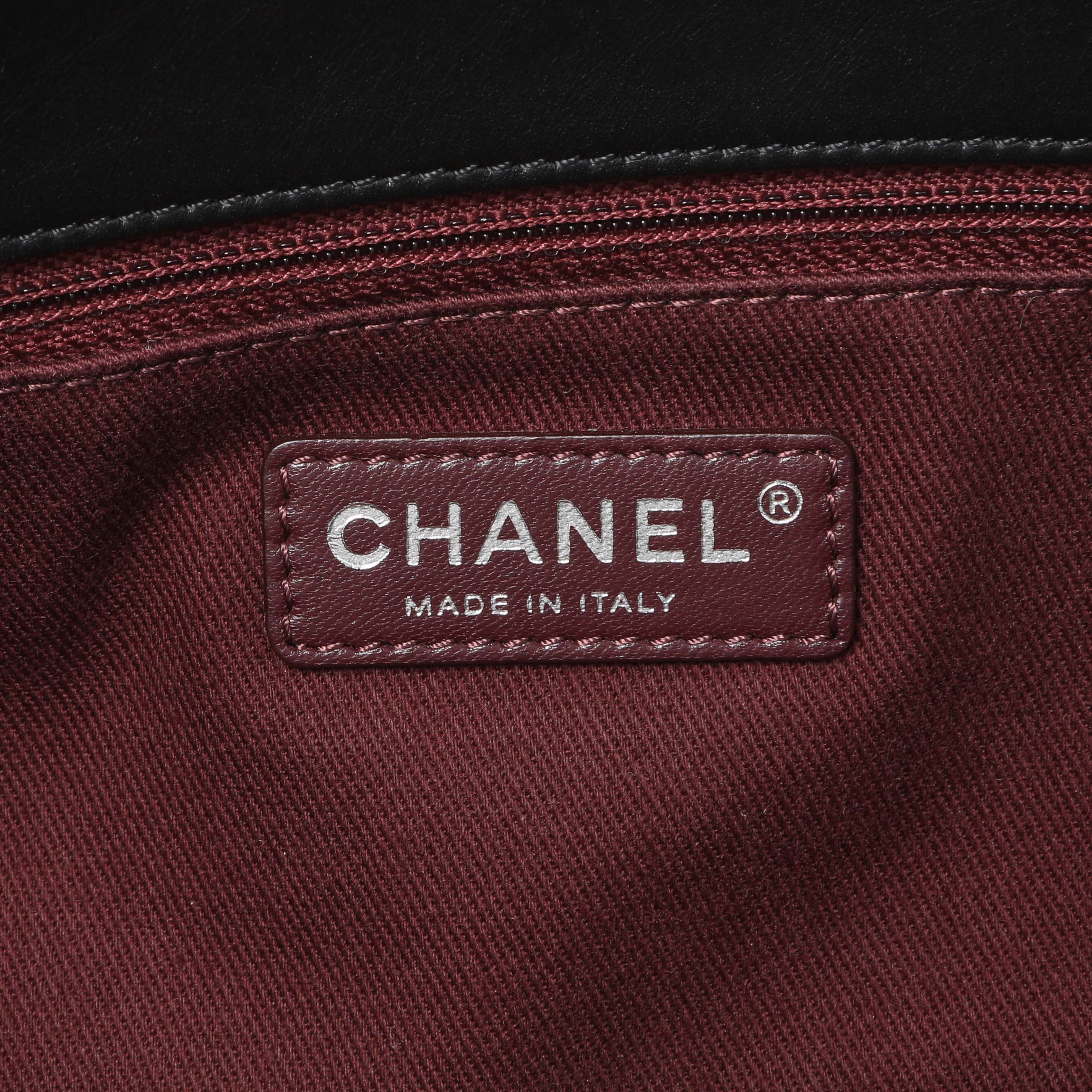 Chanel Black Quilted Aged Calfskin CC Crown Tote - Image 5
