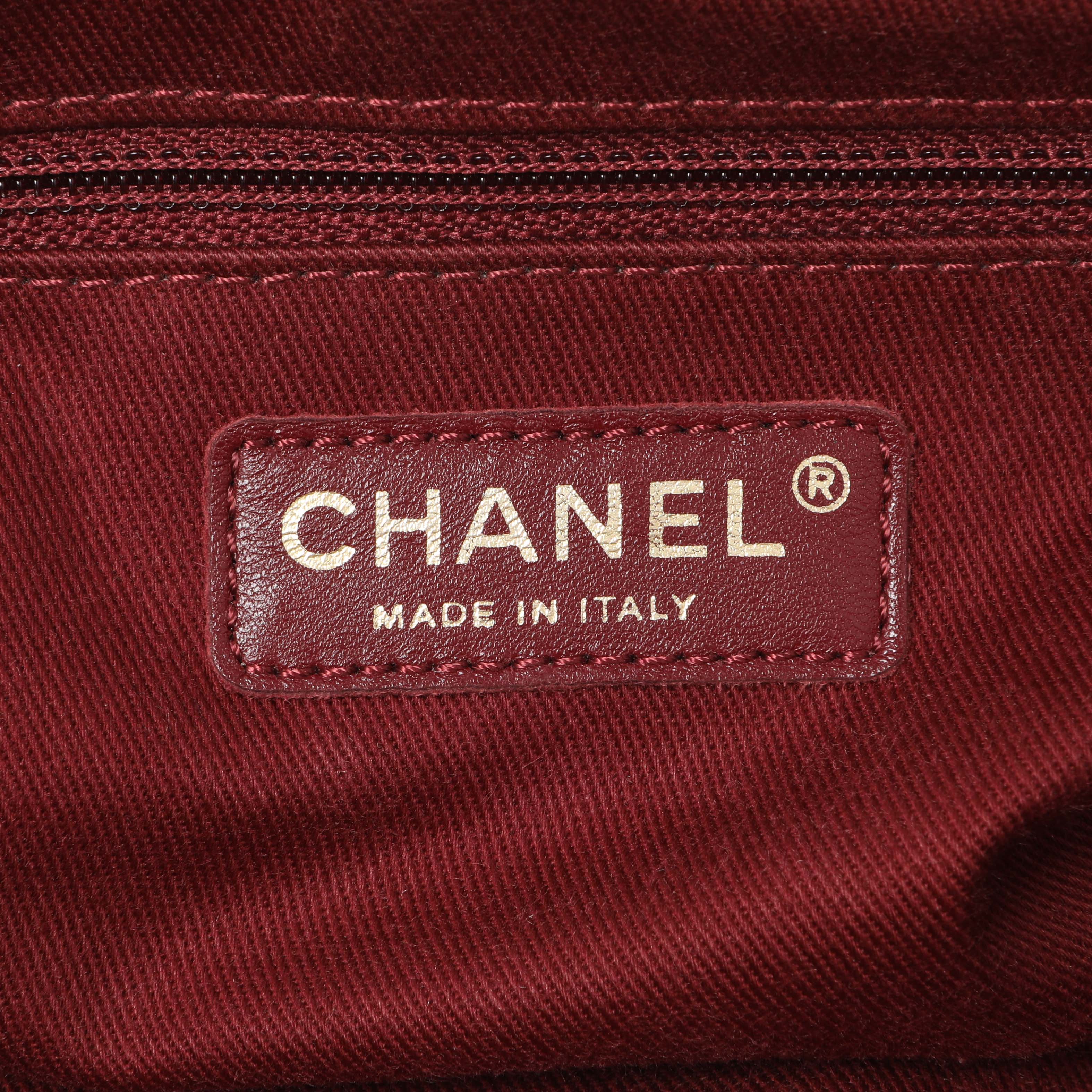 Chanel Black Quilted Aged Calfskin Pondichery Flap - Image 5