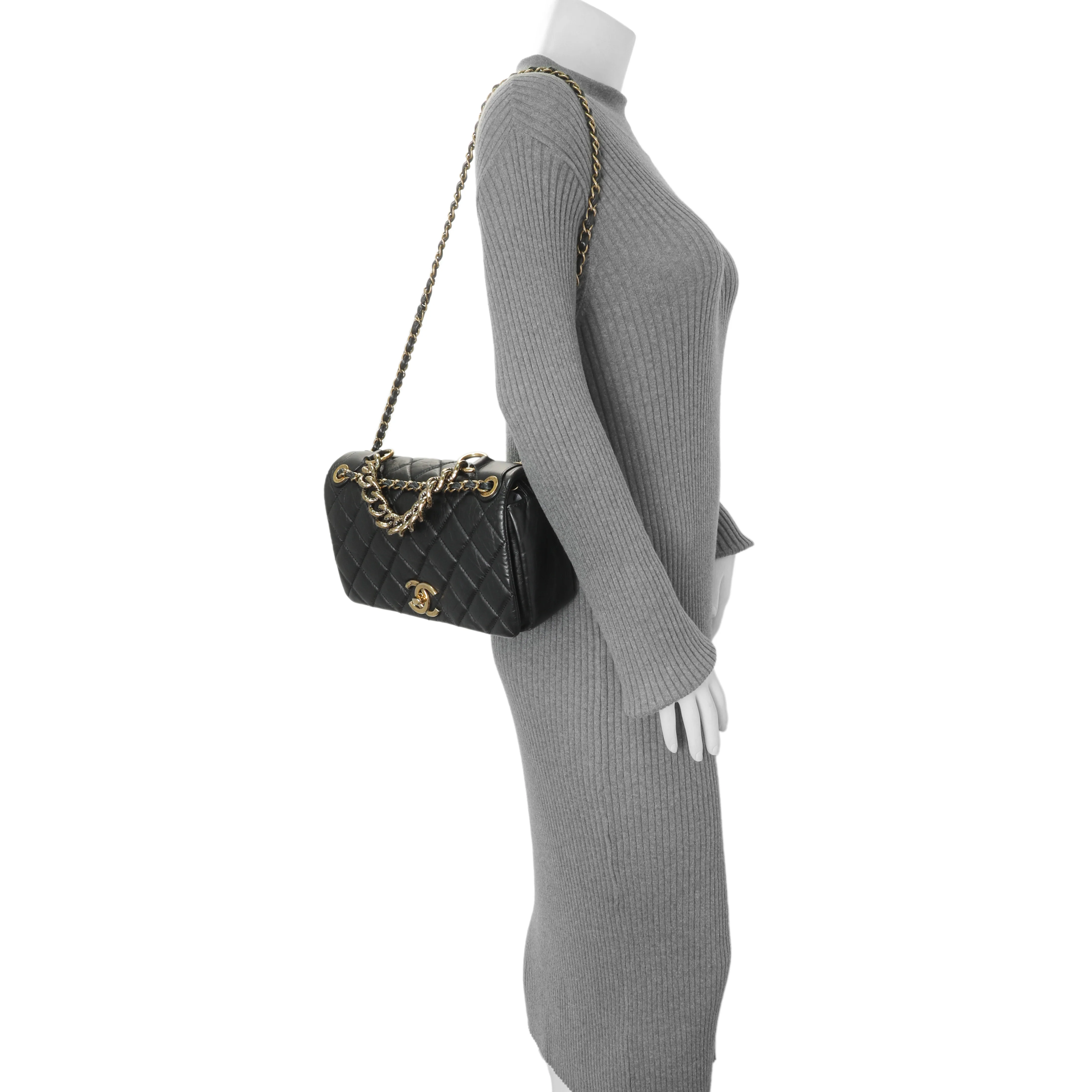 Chanel Black Quilted Aged Calfskin Pondichery Flap - Image 7