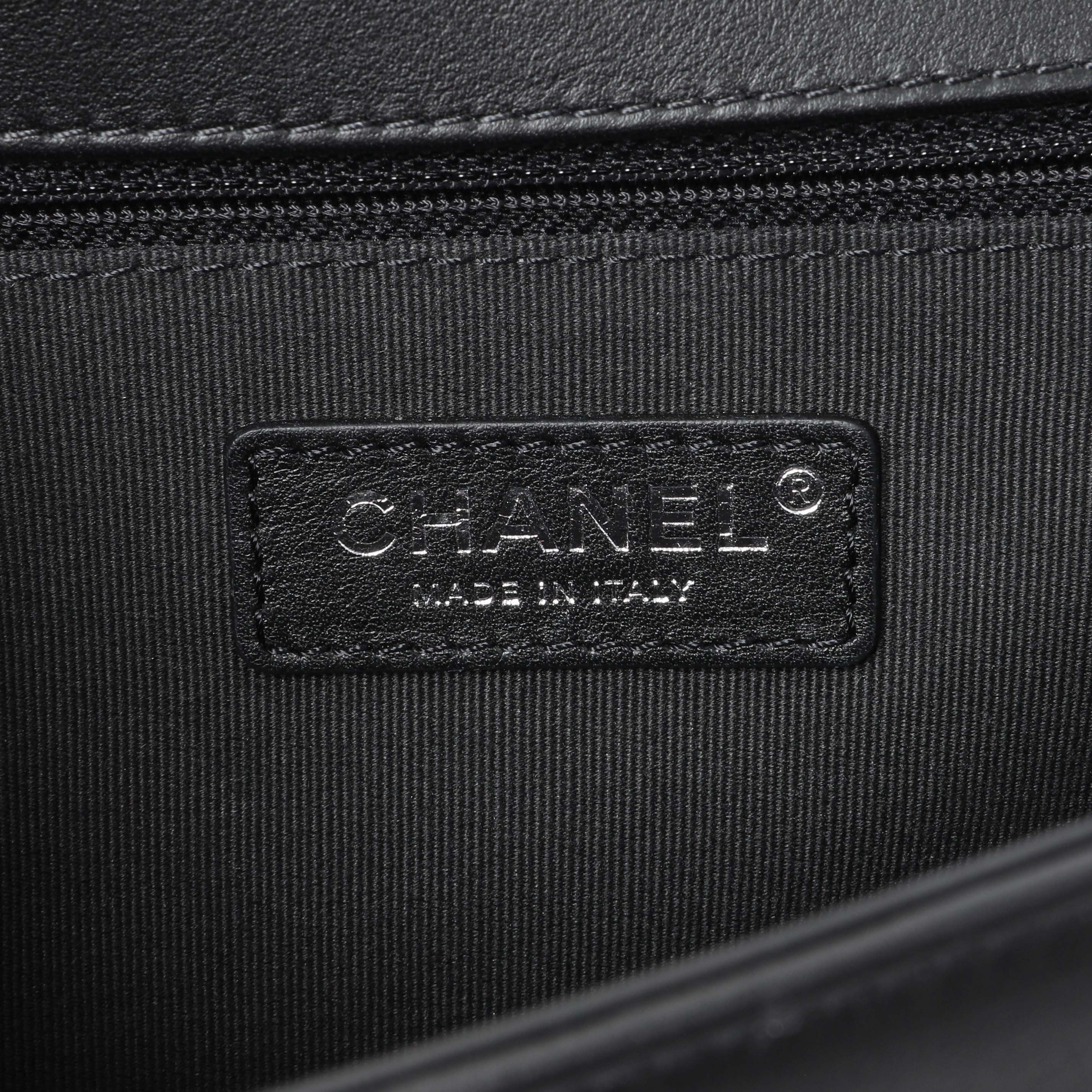 Chanel Black Quilted Calfskin New Medium Boy Flap - Image 9