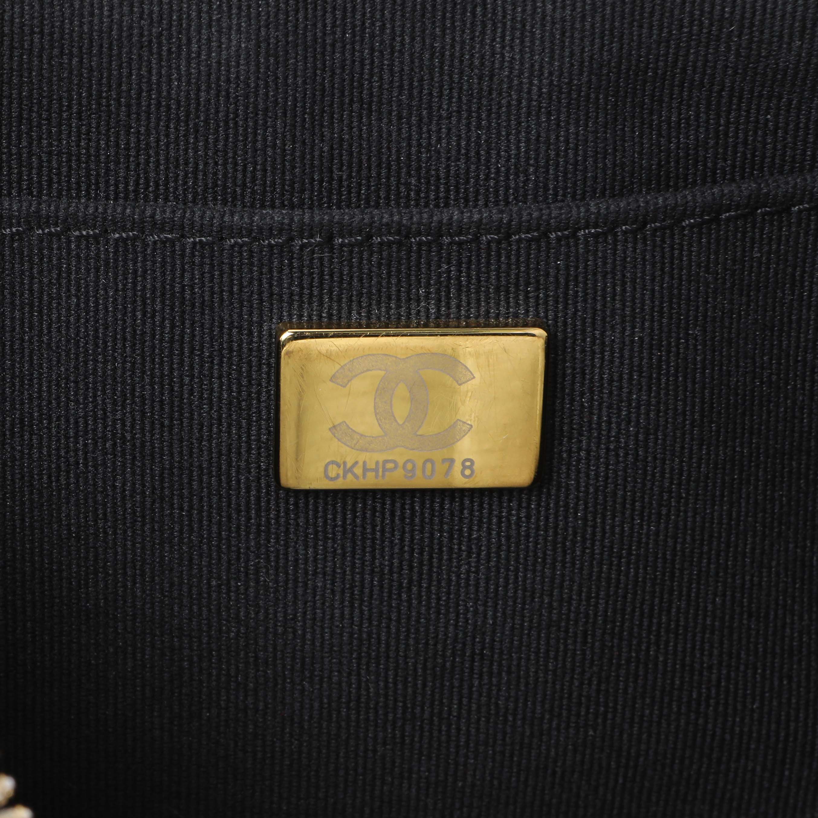Chanel Black Quilted Calfskin Small Camera Case - Image 12