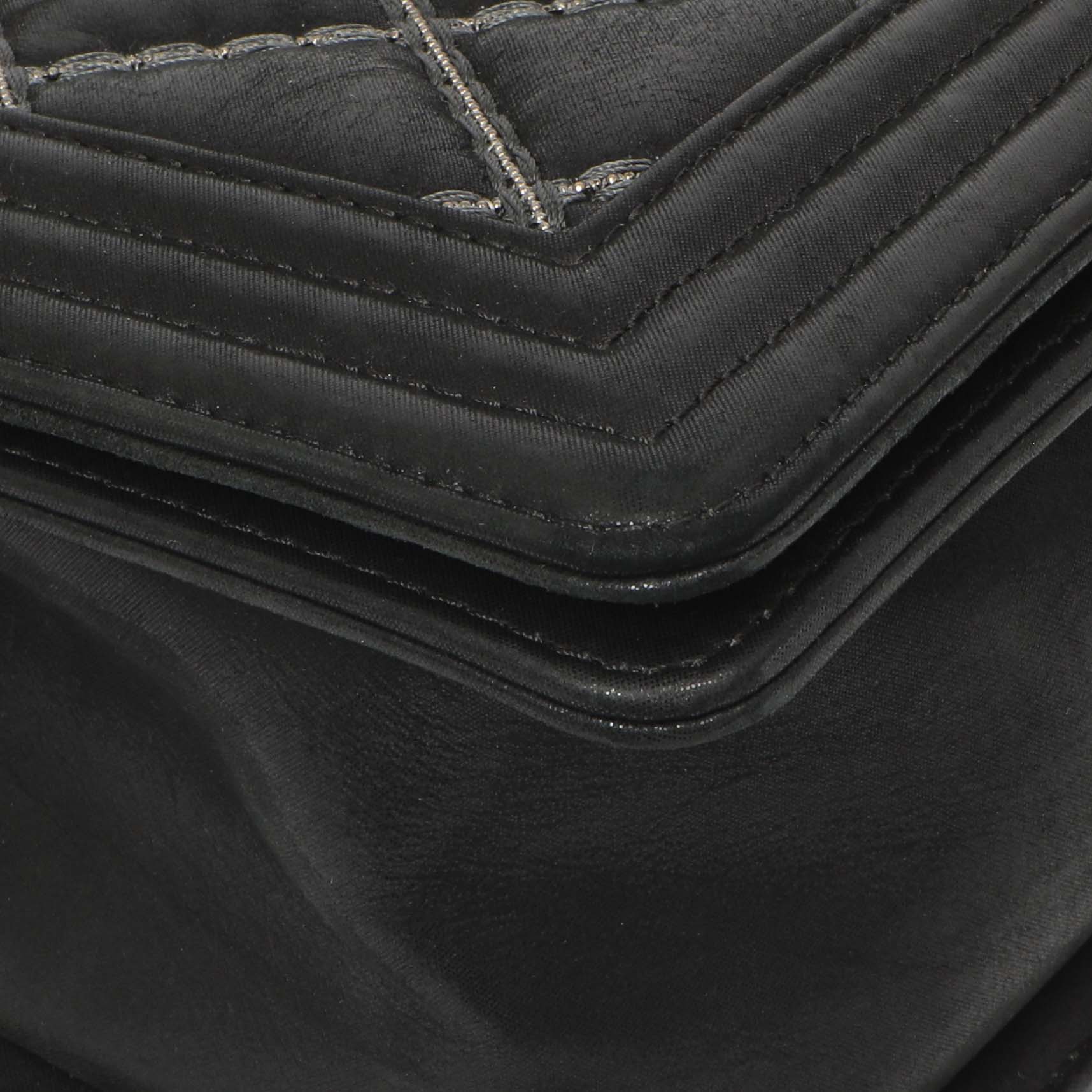 Chanel Black Quilted Iridescent Calfskin Embellished Double Stitch Medium Boy Bag - Image 4