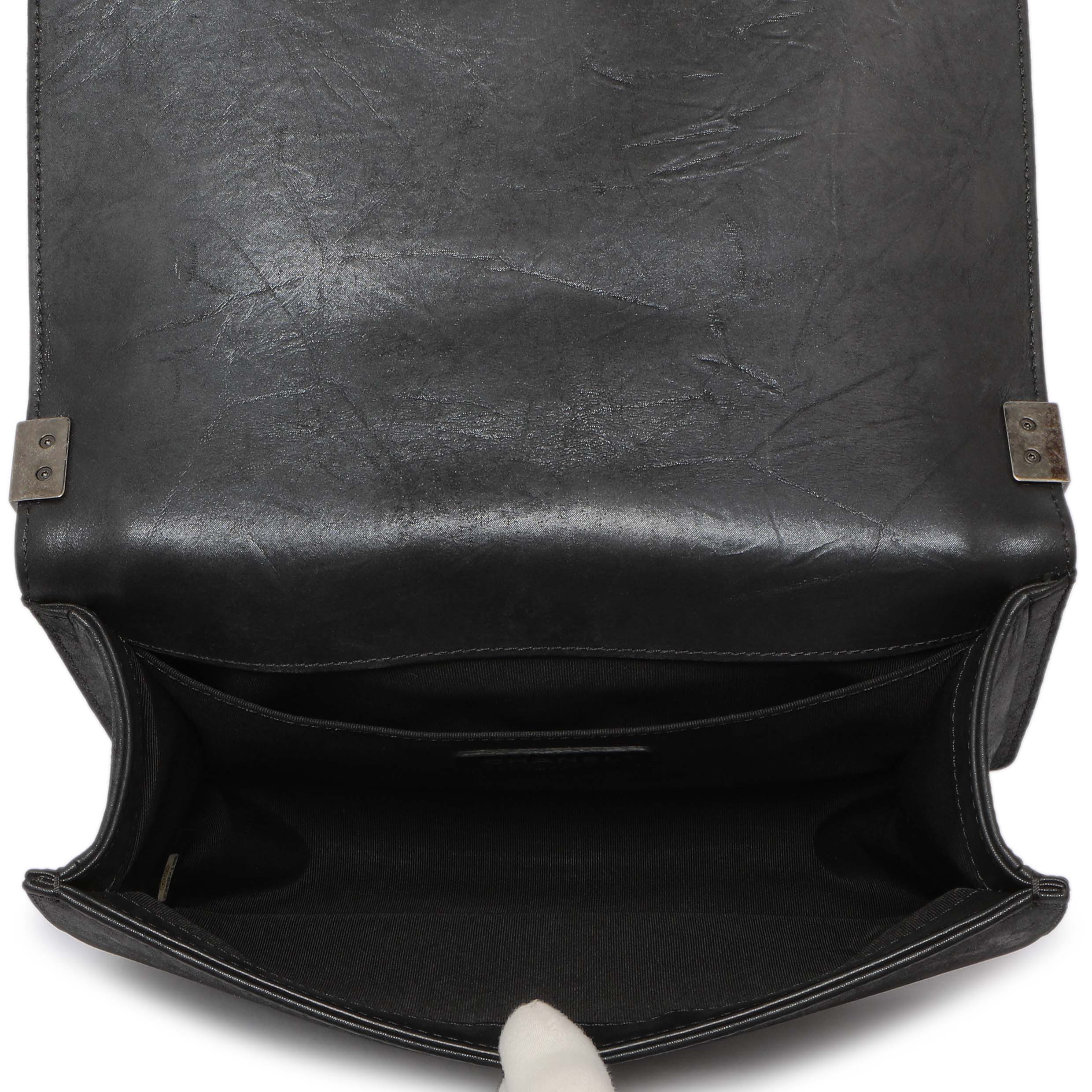 Chanel Black Quilted Iridescent Calfskin Embellished Double Stitch Medium Boy Bag - Image 8