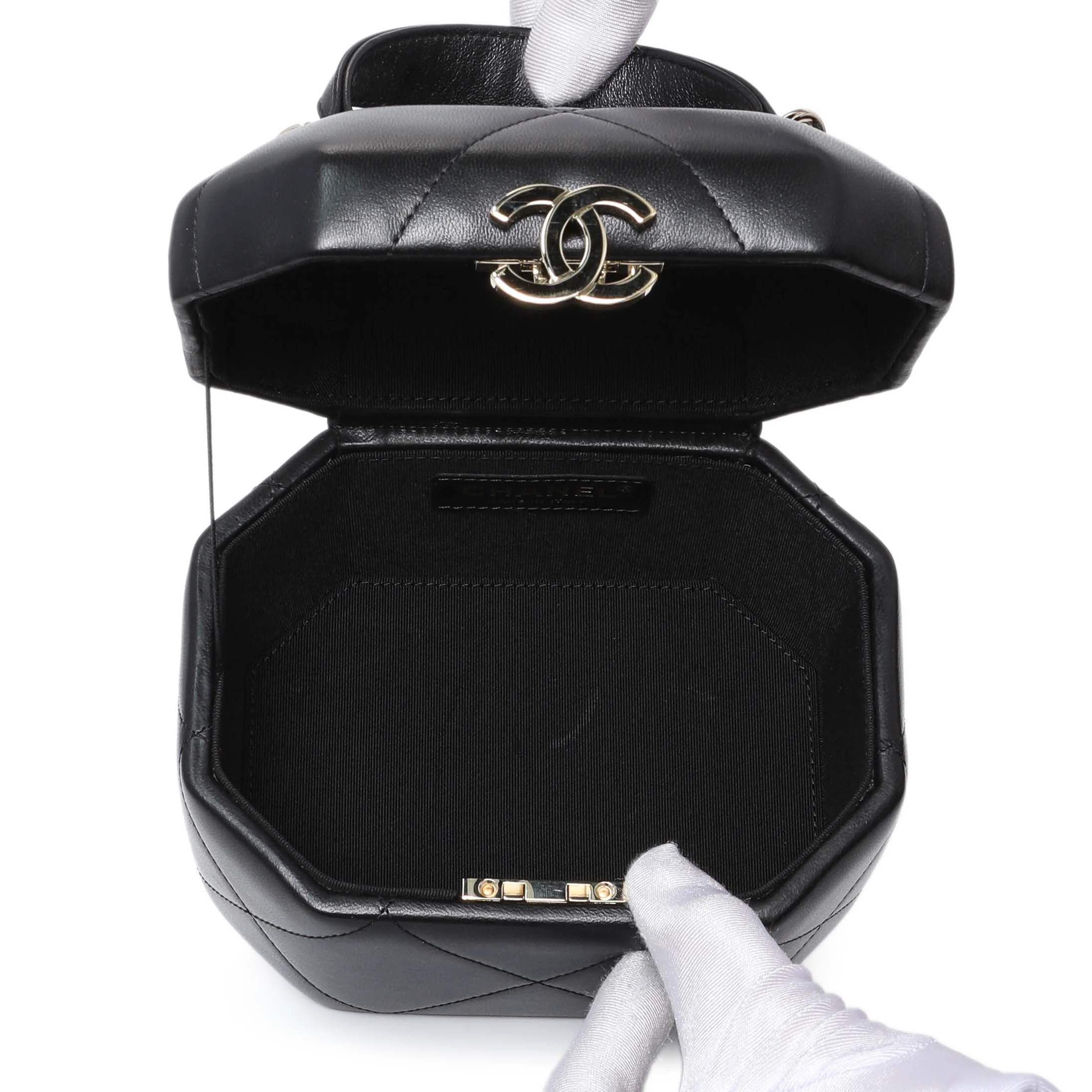 Chanel Black Quilted Lambskin Hexagon Vanity Case - Image 5
