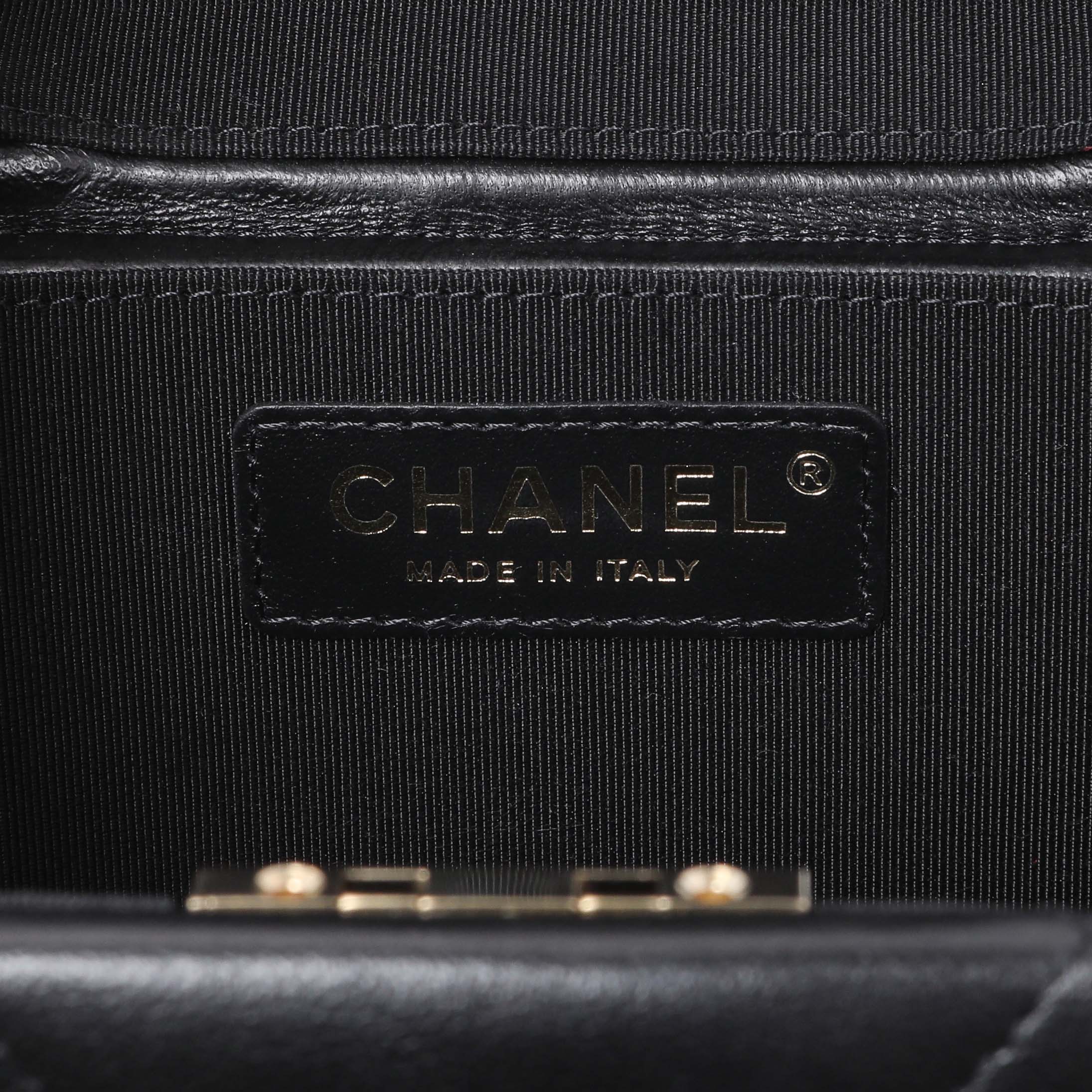 Chanel Black Quilted Lambskin Hexagon Vanity Case - Image 6