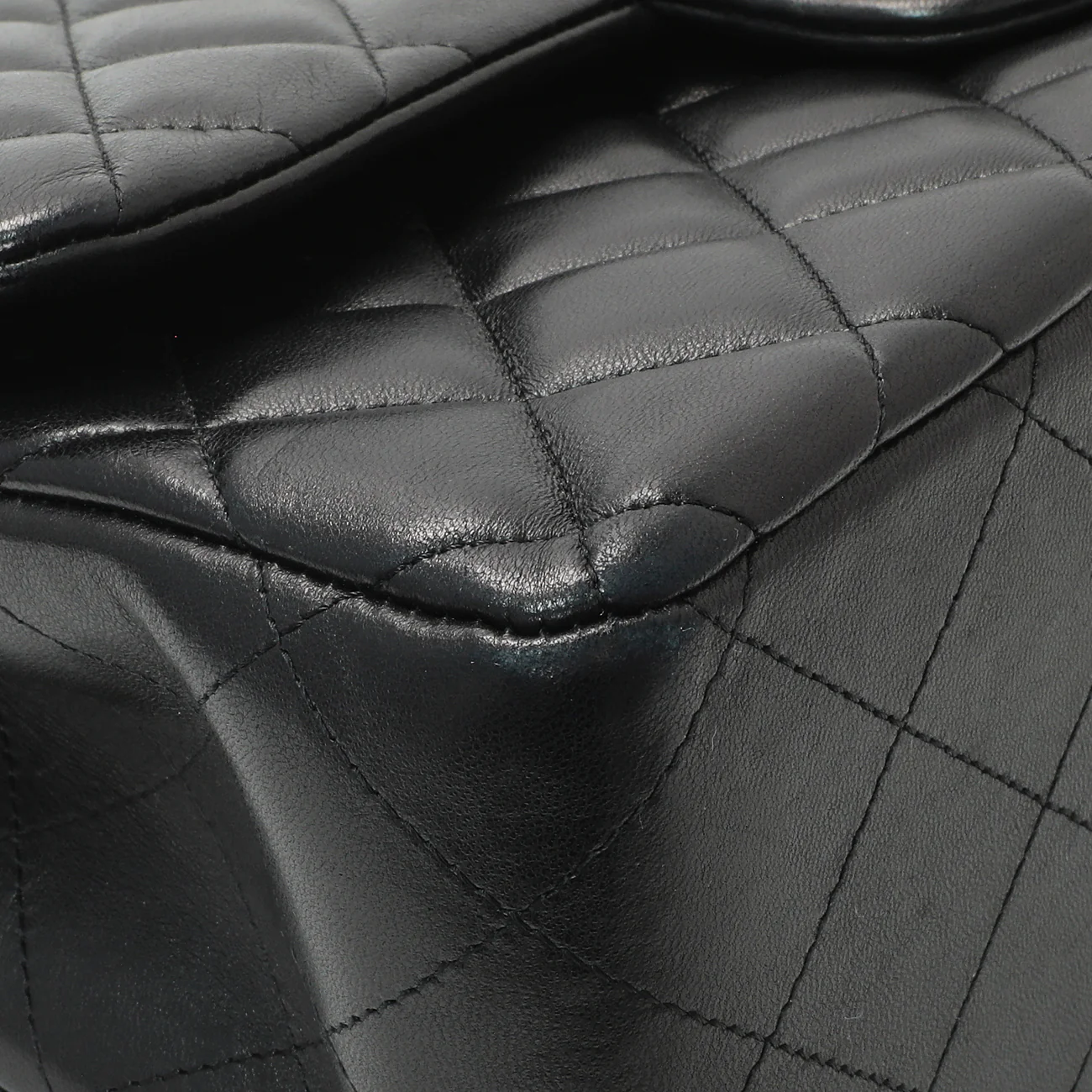 Chanel Black Quilted Lambskin Jumbo Double Flap - Image 4