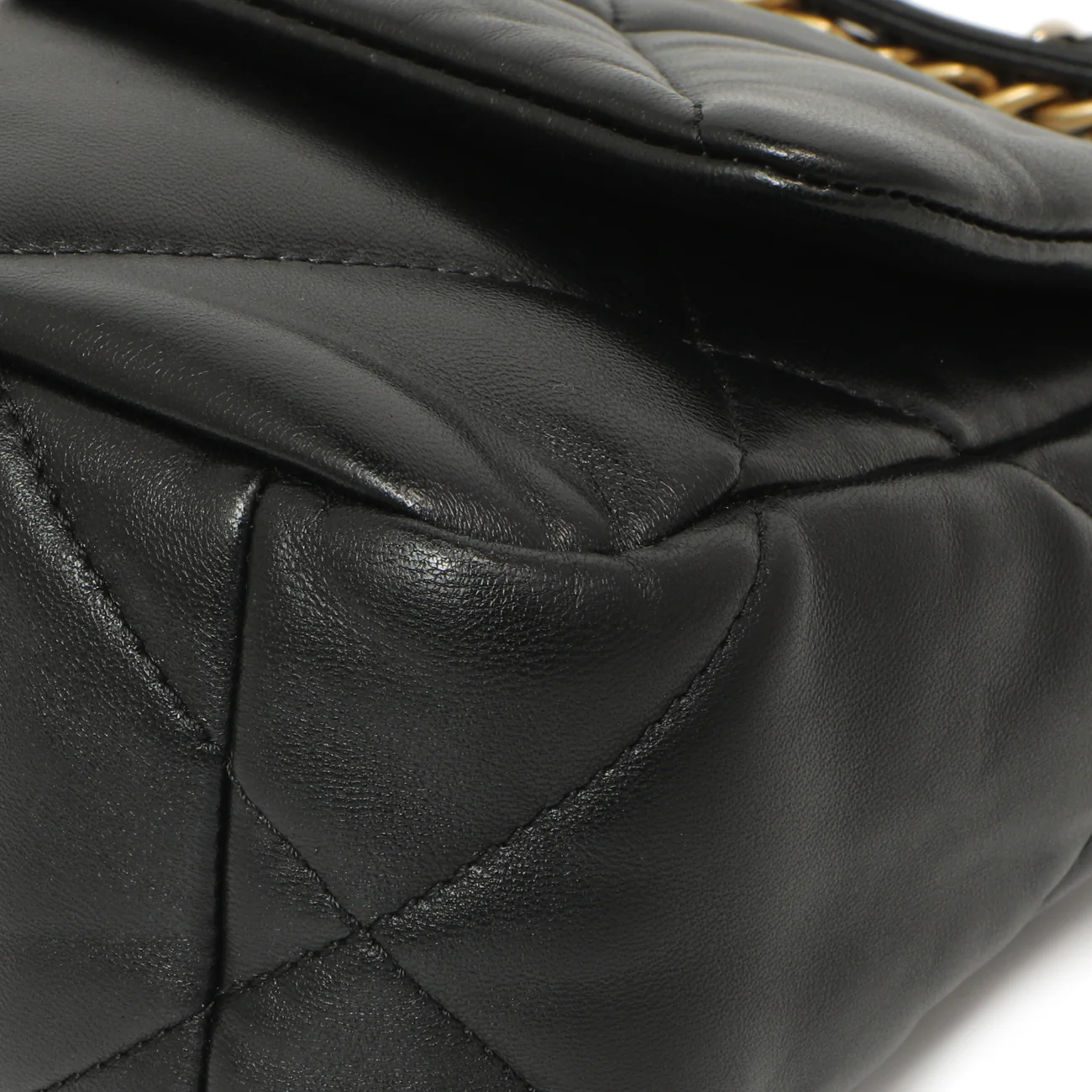 Chanel Black Quilted Lambskin Medium 19 Flap - Image 6