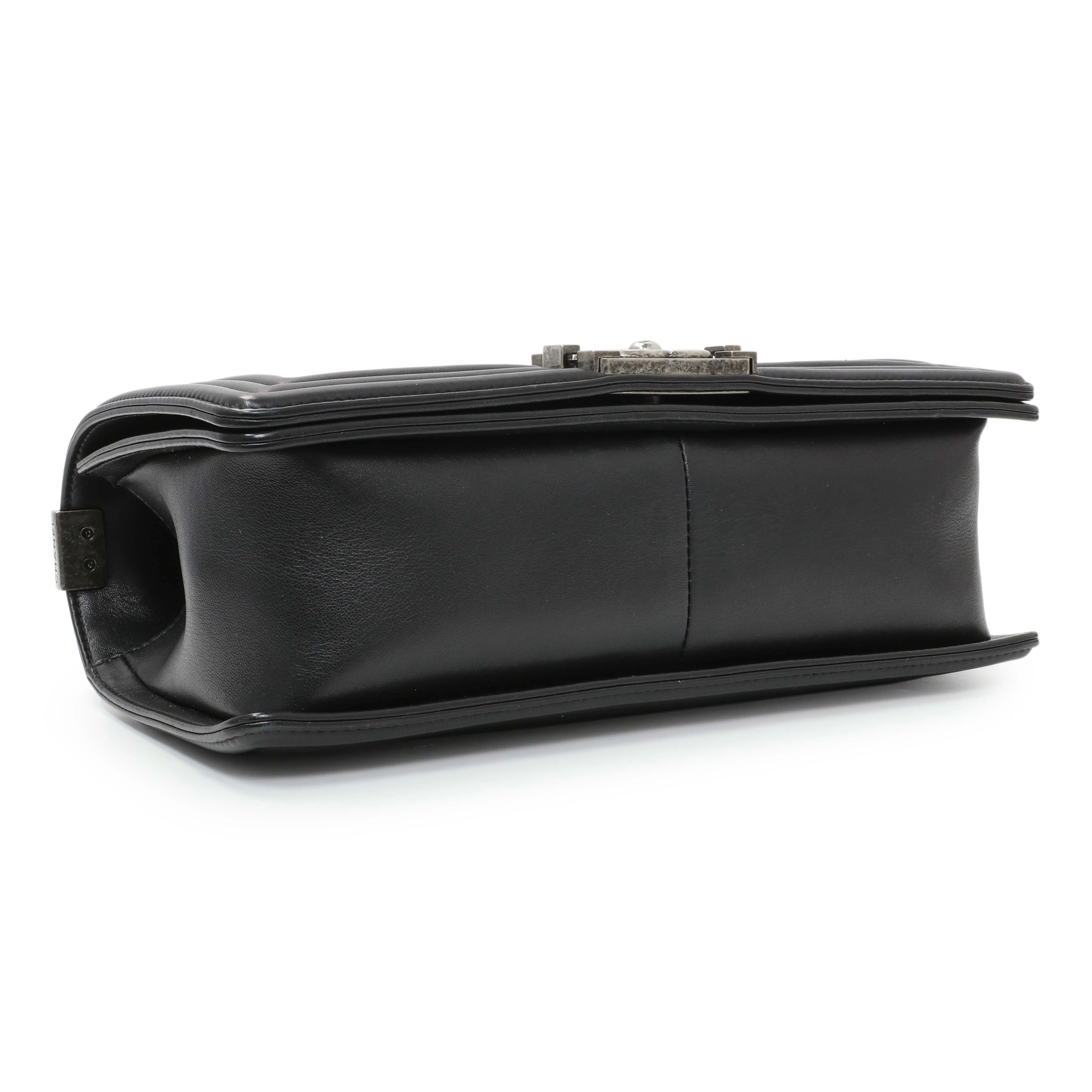 Chanel Black Quilted Lambskin Medium Boy Flap - Image 4