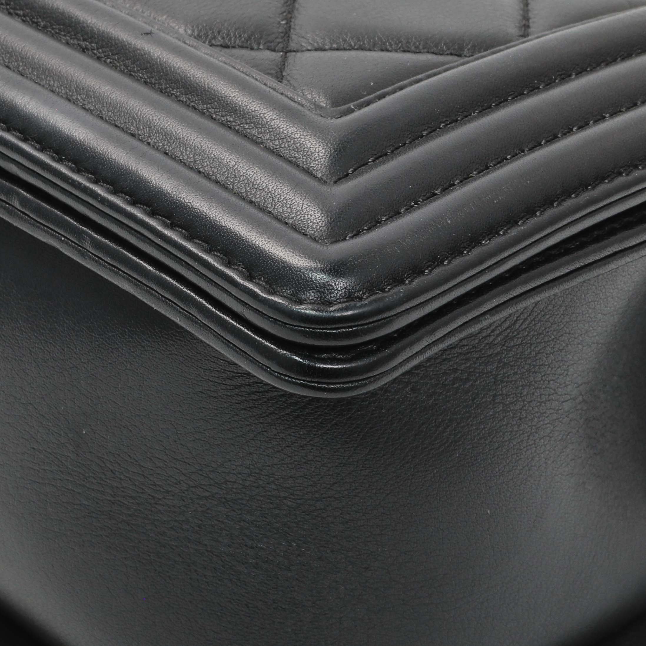 Chanel Black Quilted Lambskin Medium Boy Flap - Image 6