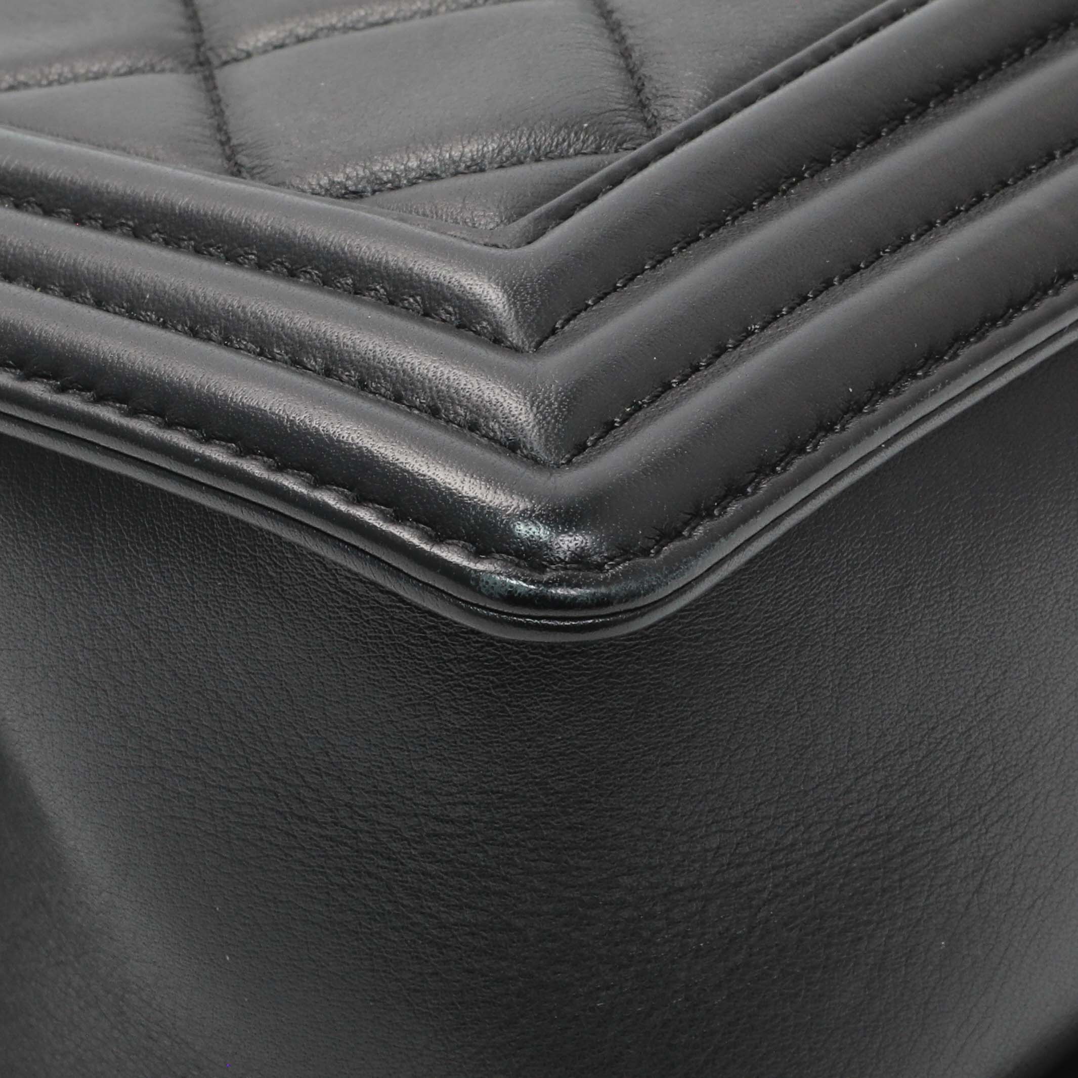 Chanel Black Quilted Lambskin Medium Boy Flap - Image 7